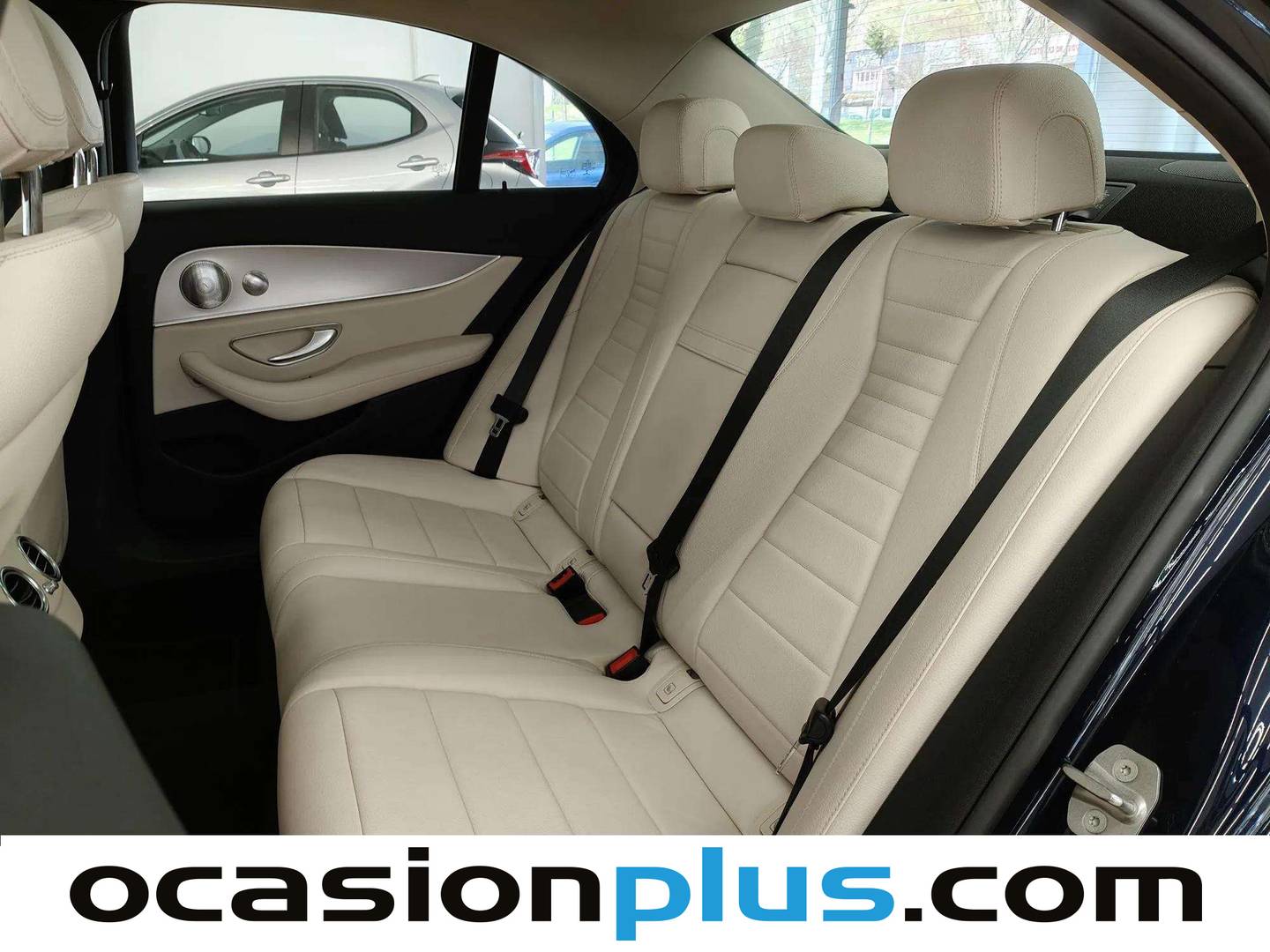Foto asientos traseros Mercedes Clase E Mercedes-Benz Clase E E 200 (184 CV)