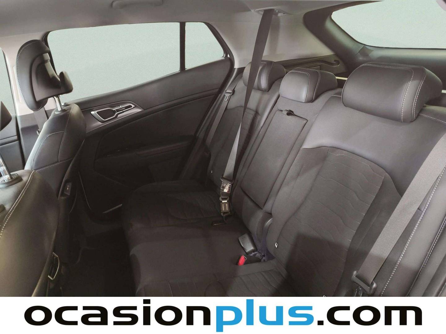 Foto asientos traseros KIA Sportage KIA Sportage 1.6 T-GDi MHEV Tech 4x2 (150 CV)