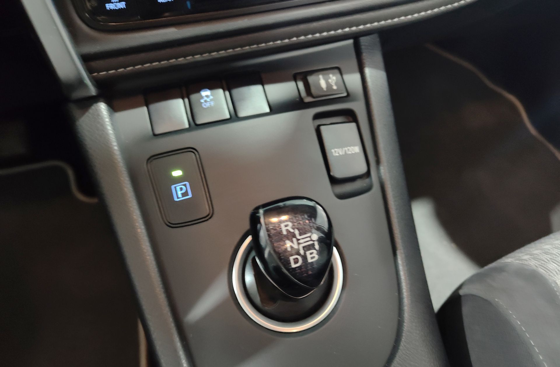 Toyota Auris 140H Hybrid Feel! Edition - foto 5