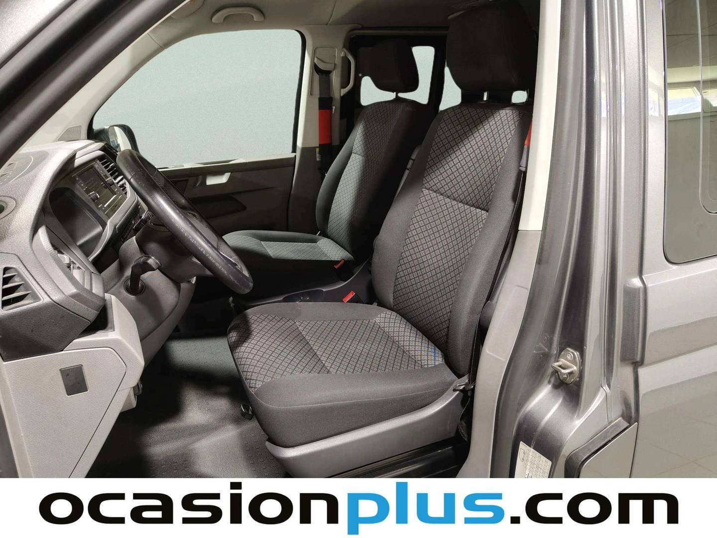 Foto asientos delanteros Volkswagen Caravelle Volkswagen Caravelle Origin Batalla Corta 2.0 TDI BMT (150 CV) 8 Plazas