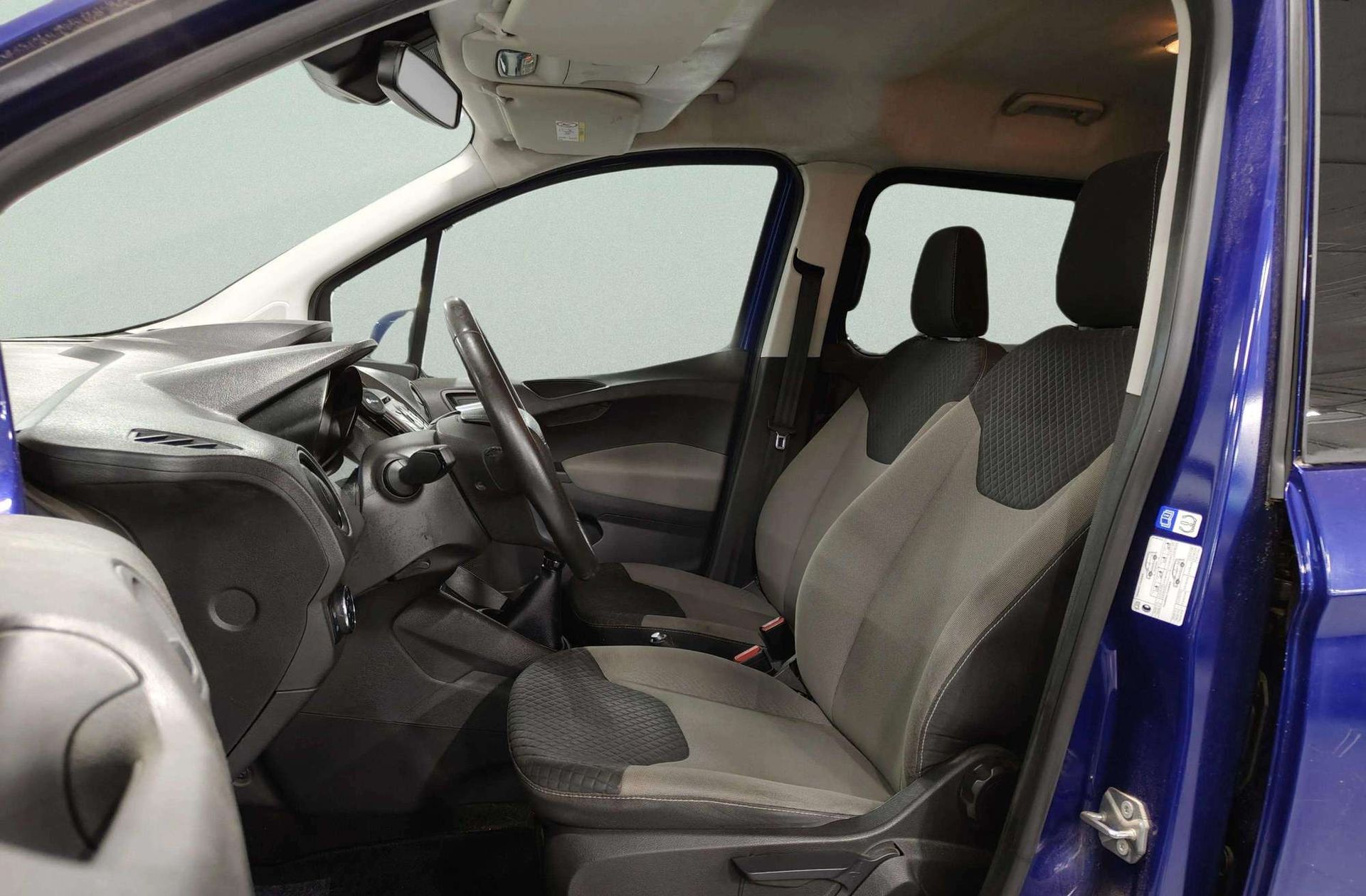 Ford Tourneo Courier 1.0 EcoBoost Trend - foto 9