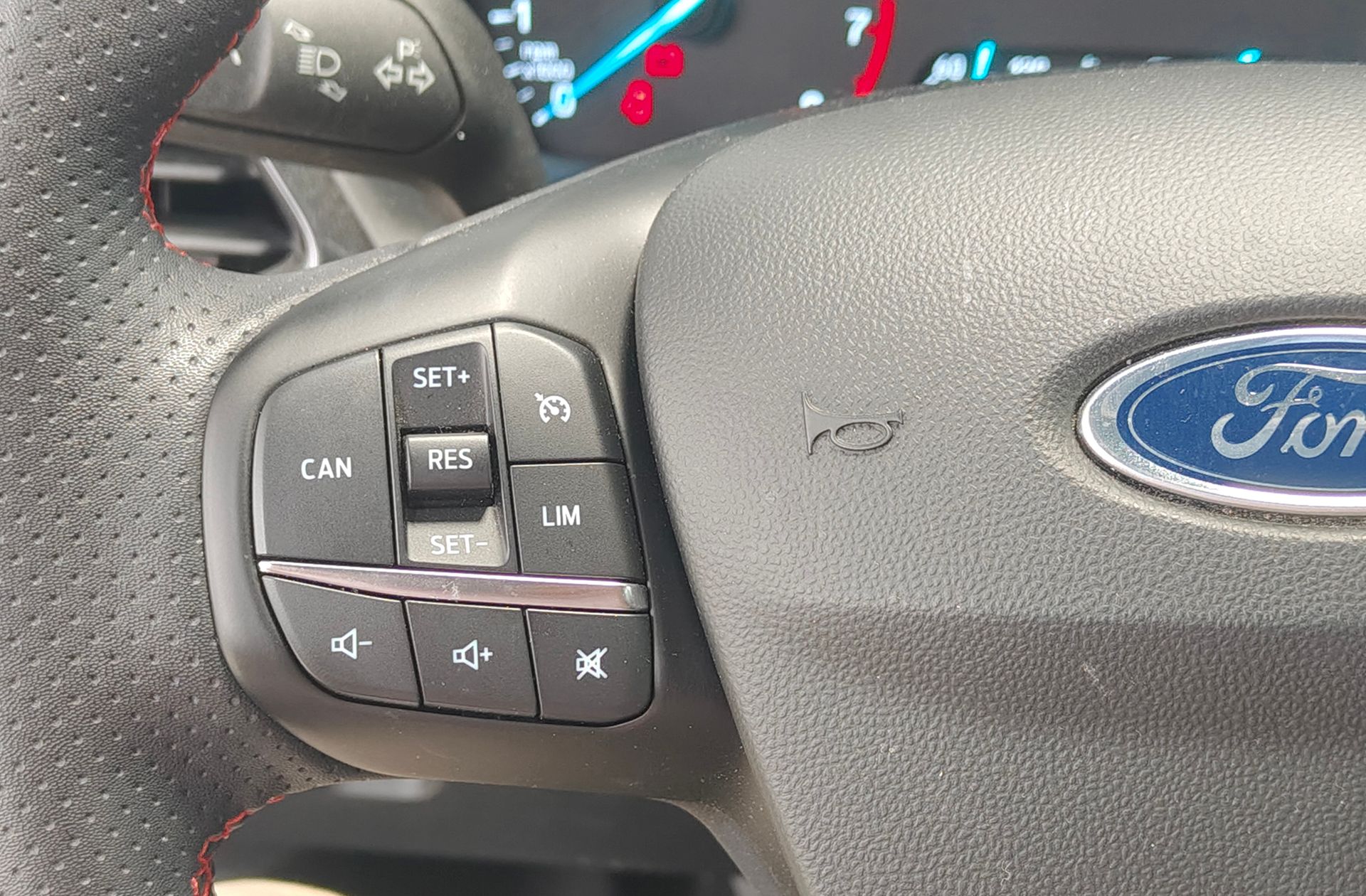 Ford Fiesta 1.0 EcoBoost ST-Line - foto 24