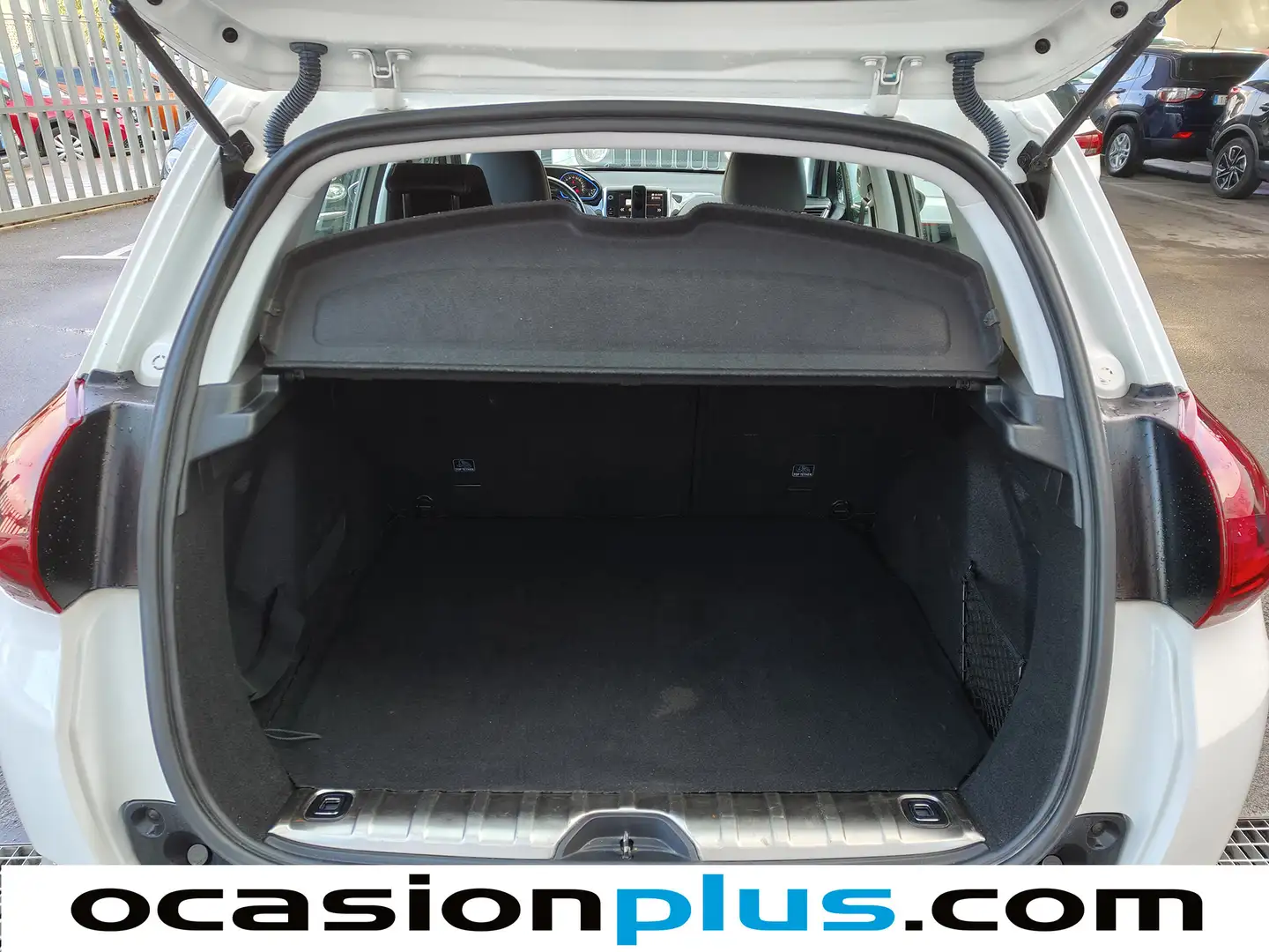 Foto Peugeot 2008 Peugeot 2008 PureTech 110 S&S Allure (110 CV)