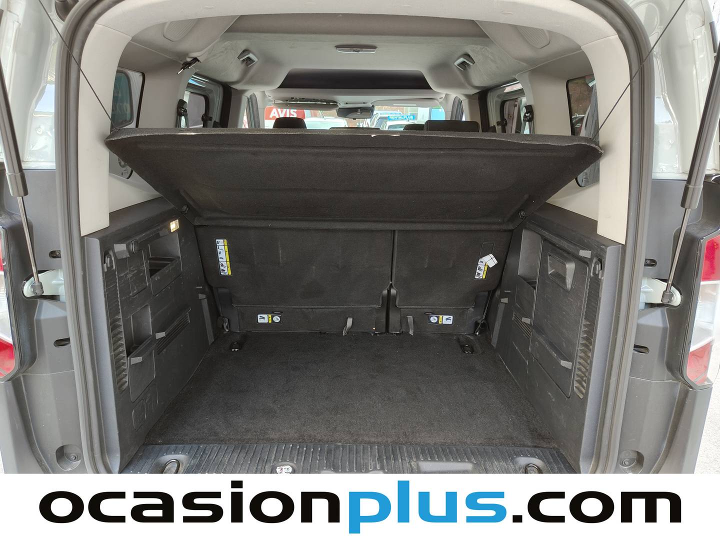 Fotos maletero Ford Tourneo Courier Ford Tourneo Courier 1.0 Ecoboost Trend (125 CV)
