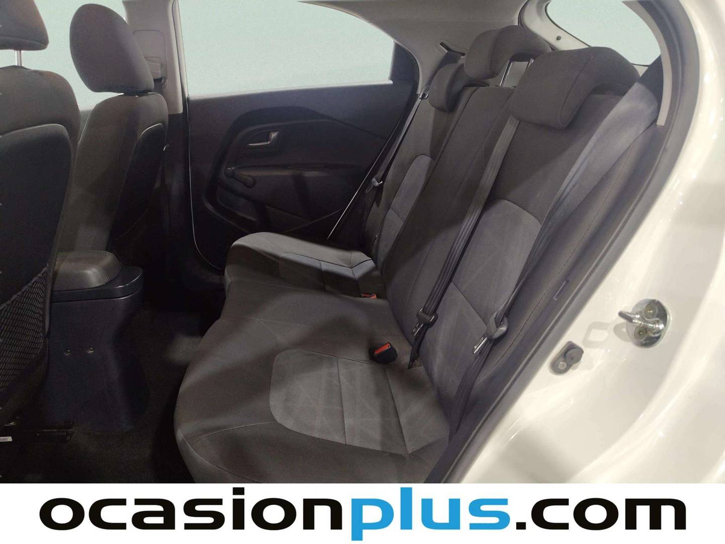 Foto asientos traseros KIA Rio KIA Rio 1.2 CVVT Concept (84 CV)