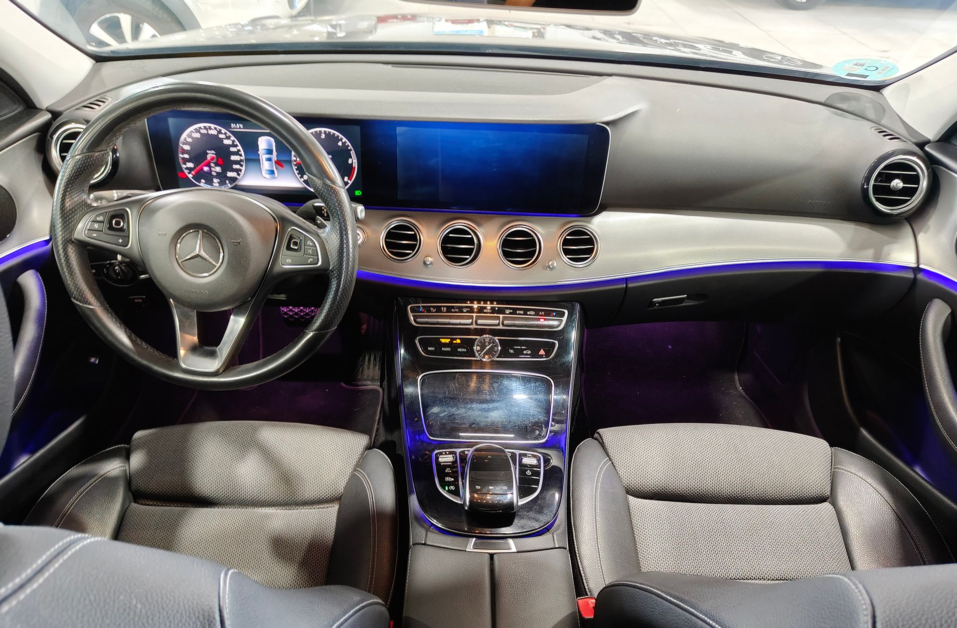 Mercedes-Benz Clase E E 220 d Pack AMG - foto 7