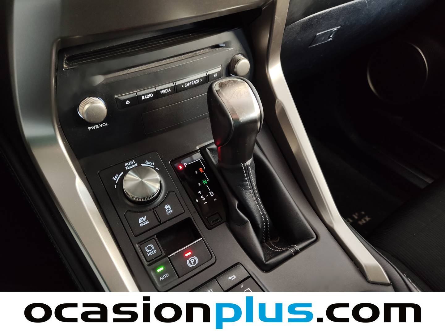 Lexus NX Lexus NX 300h Business Navigation 2WD (197 CV) de ocasión