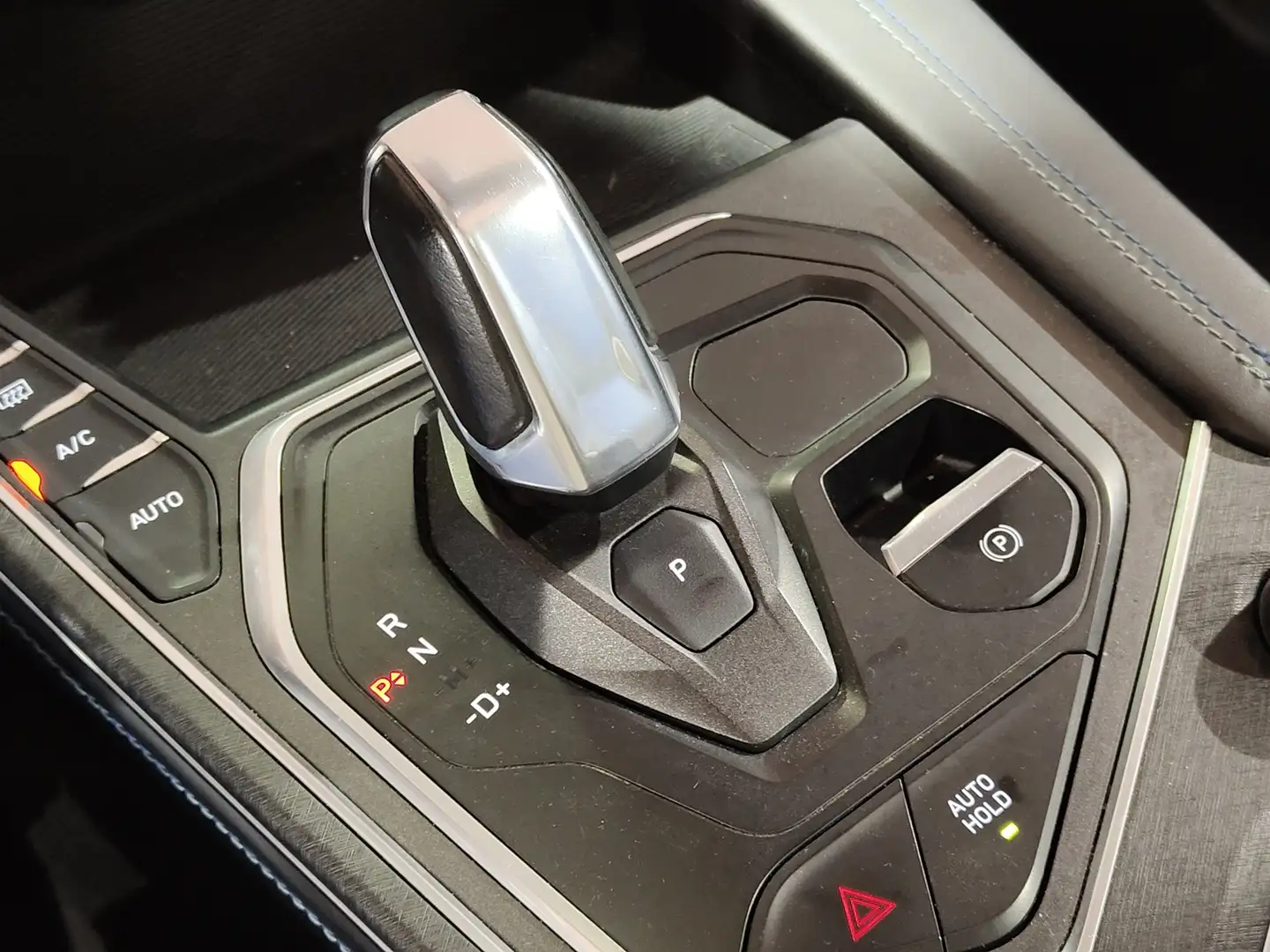 Foto Lynk & Co 01 Lynk & Co 01 1.5 HEV (197 CV)