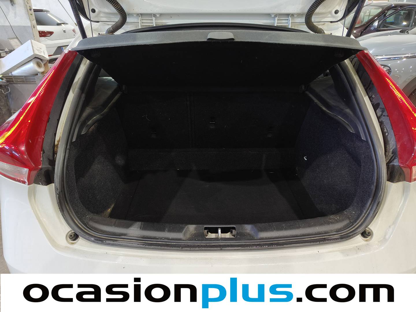 Foto Volvo V40 Volvo V40 D3 Momentum Auto (150 CV)