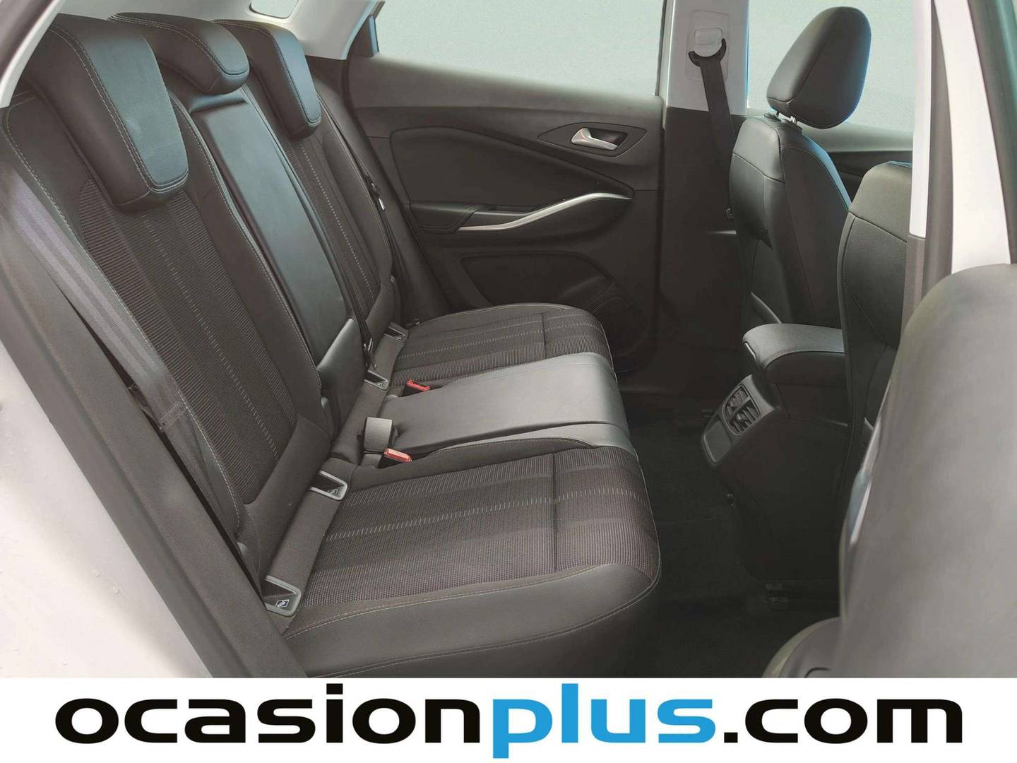 Foto asientos traseros Opel Grandland Opel Grandland 1.2 Turbo XHT S&S GS (130 CV)