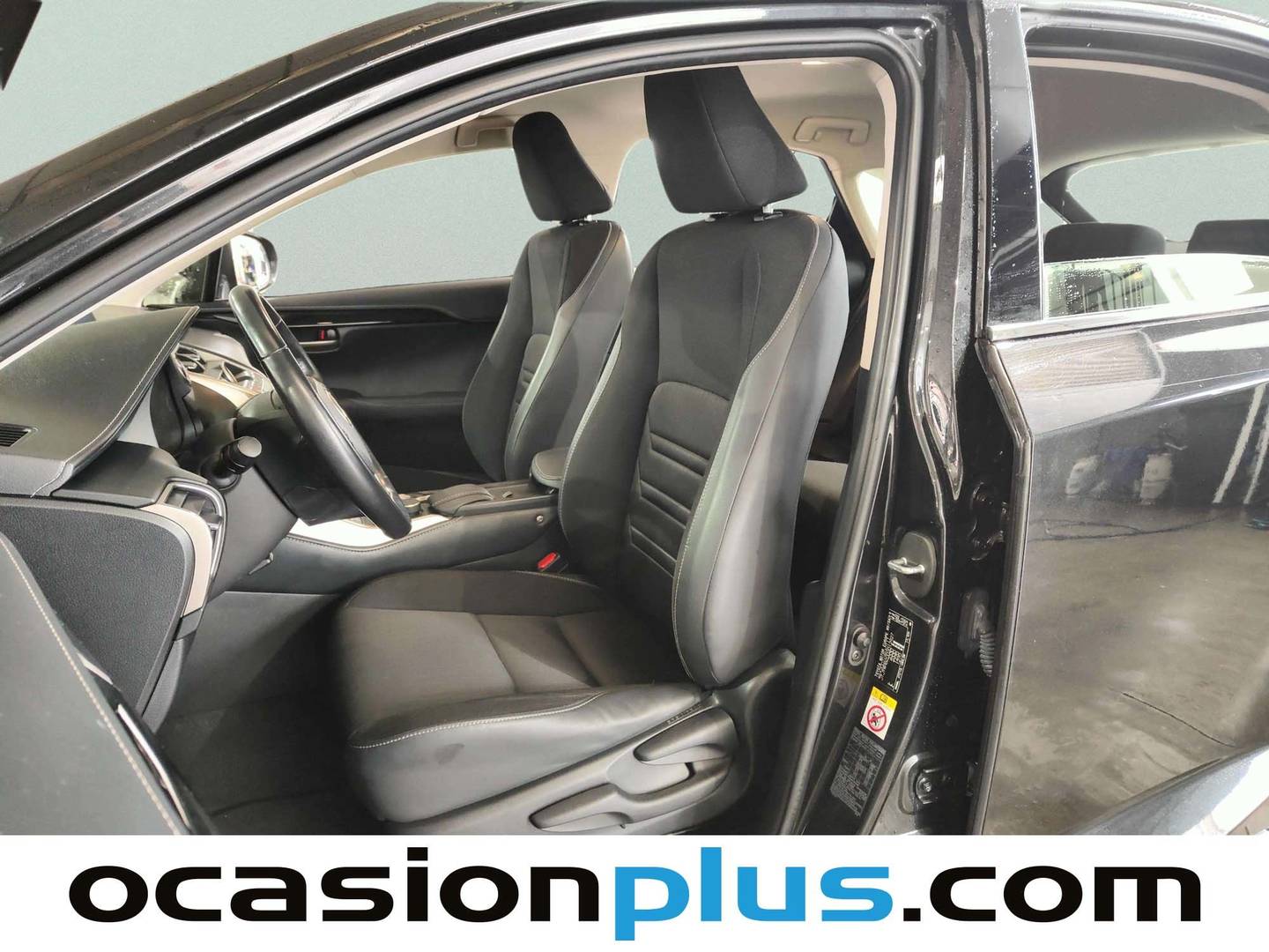 Foto Lexus NX Lexus NX 300h Corporate 2WD (197 CV)