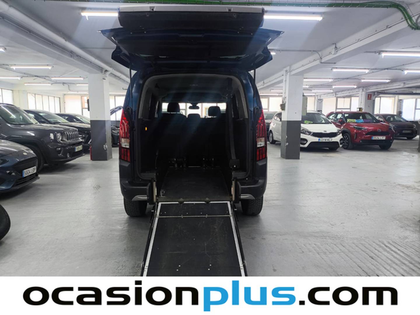 Peugeot Rifter Peugeot Rifter GT Line Long PureTech EAT8 (130 CV) RAMPA ADAPTADO MINUSVALIA de segunda mano