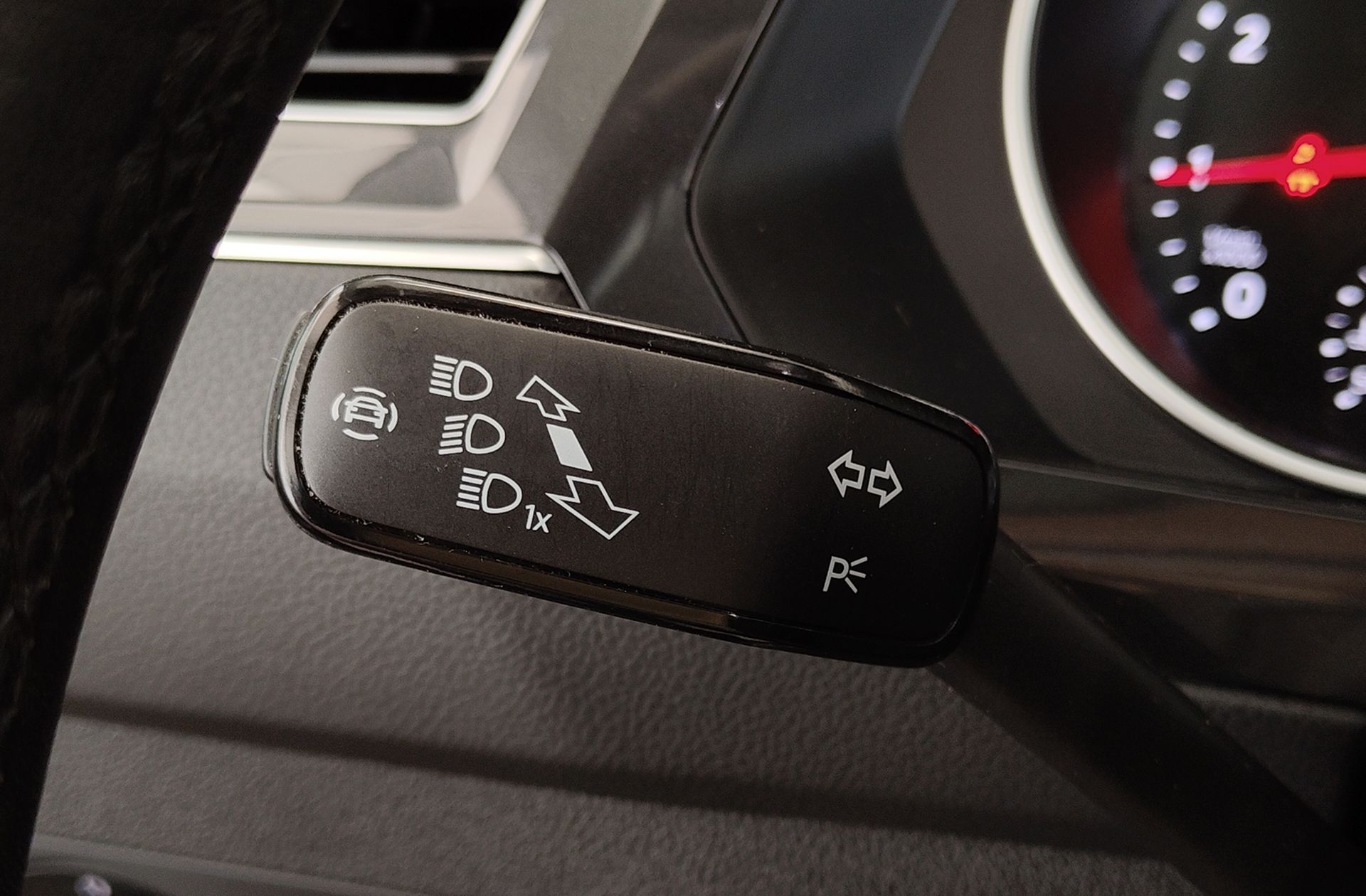 Volkswagen Tiguan Urban Sport 1.5 TSI DSG - foto 30