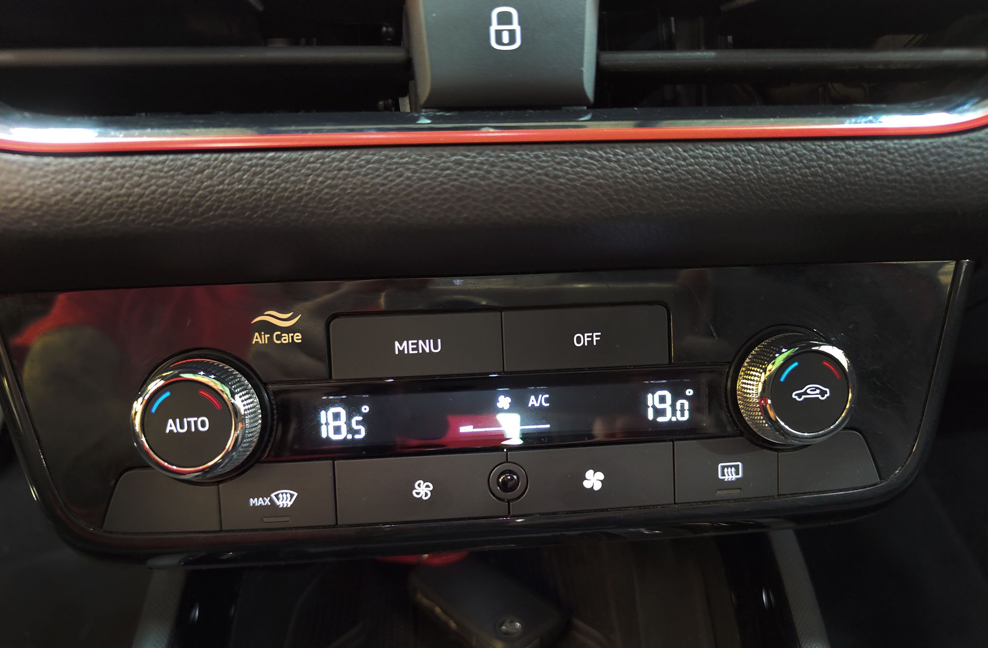 Škoda Scala 1.5 TSI Monte Carlo - foto 32