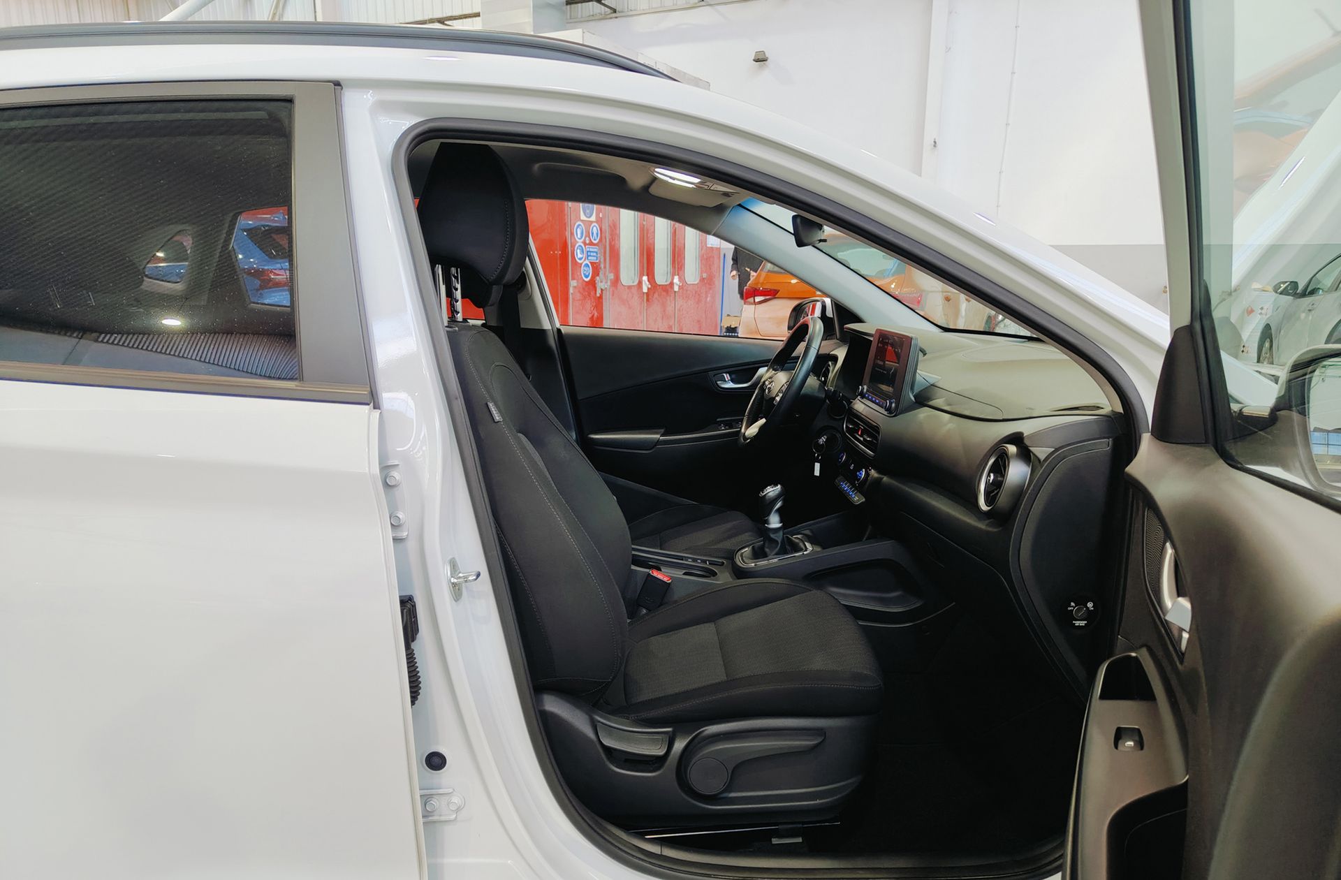 Hyundai Kona 1.0 T-GDi 48V Maxx 4x2 - foto 19