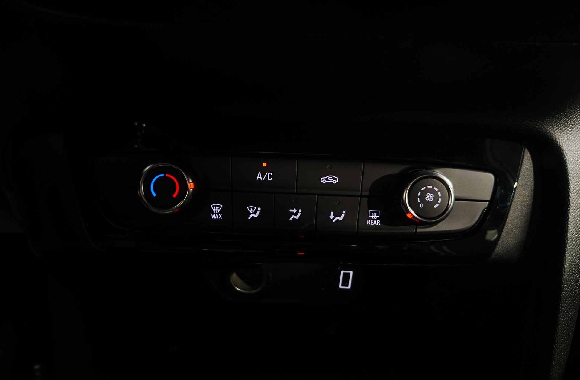 Opel Corsa 1.2 T XHL Hybrid GS eDCT - foto 29