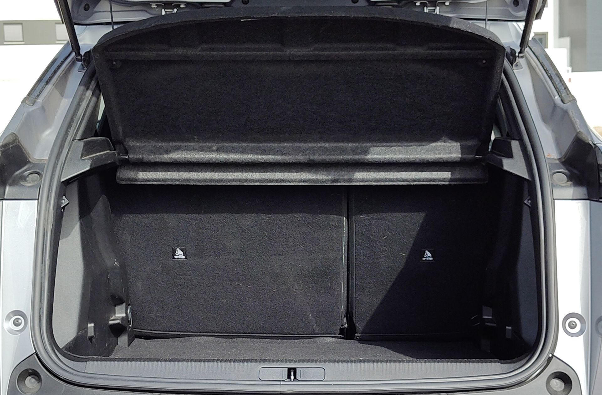 Peugeot 2008 Allure Hybrid eDCS6 - foto 16