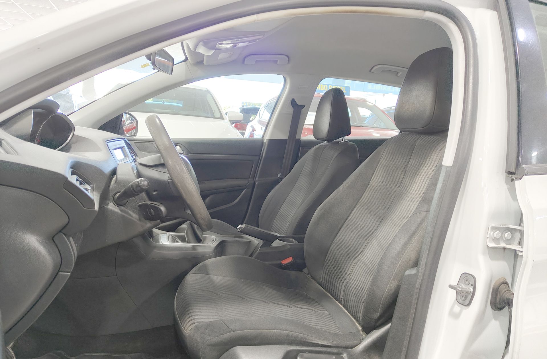Peugeot 308 1.6 HDi FAP Access - foto 8