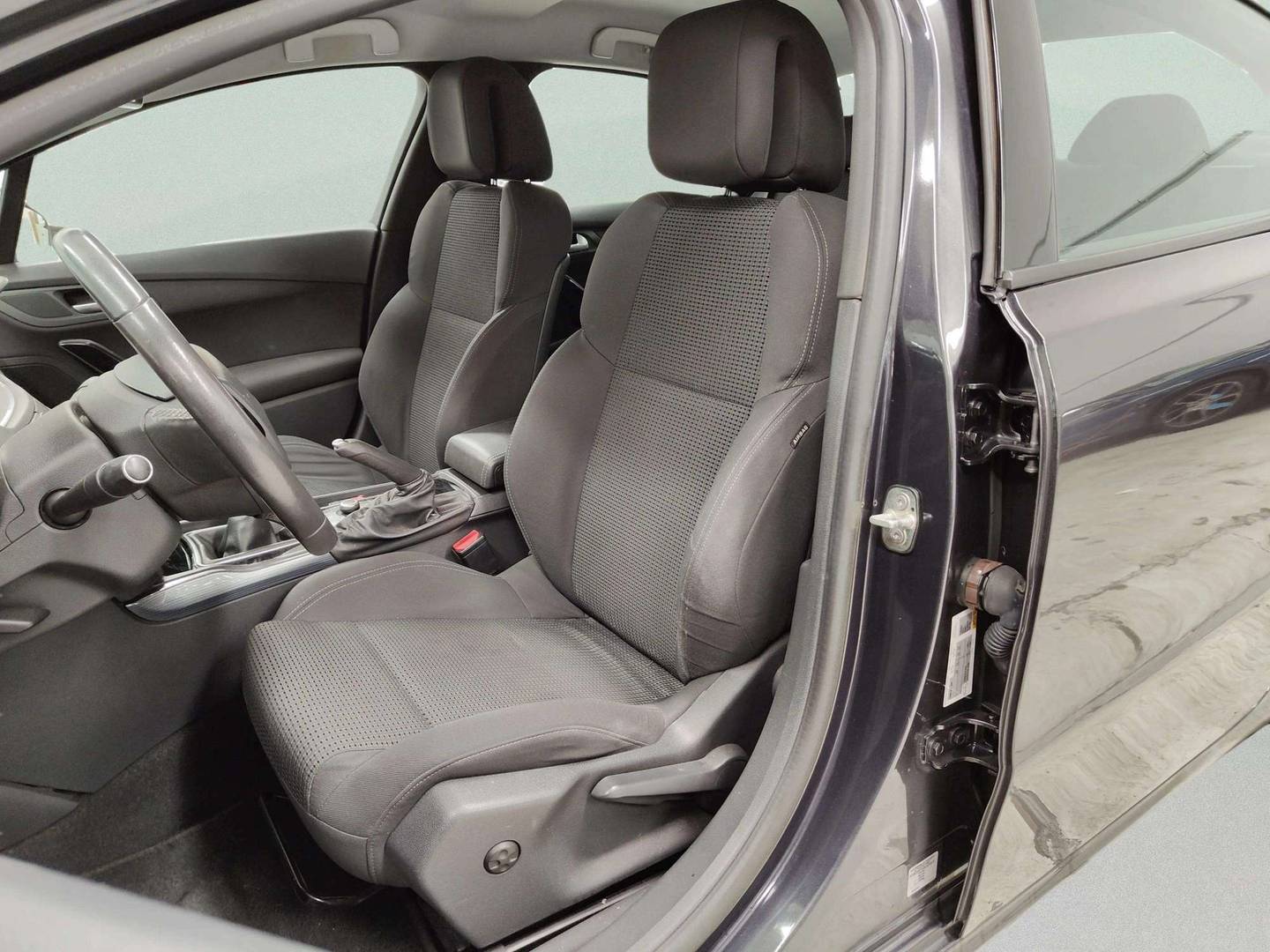 Foto asientos delanteros Peugeot 508 Peugeot 508 2.0 HDI Business Line (140 CV)