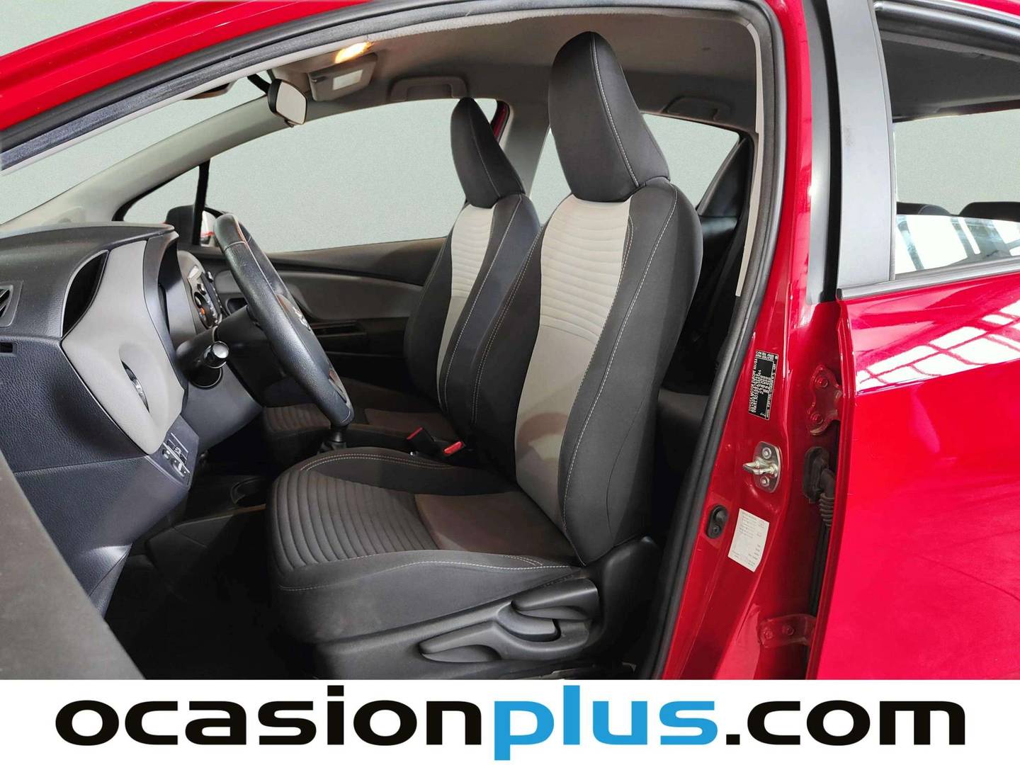 Foto asientos delanteros Toyota Yaris Toyota Yaris 70 Active Tech (69 CV)