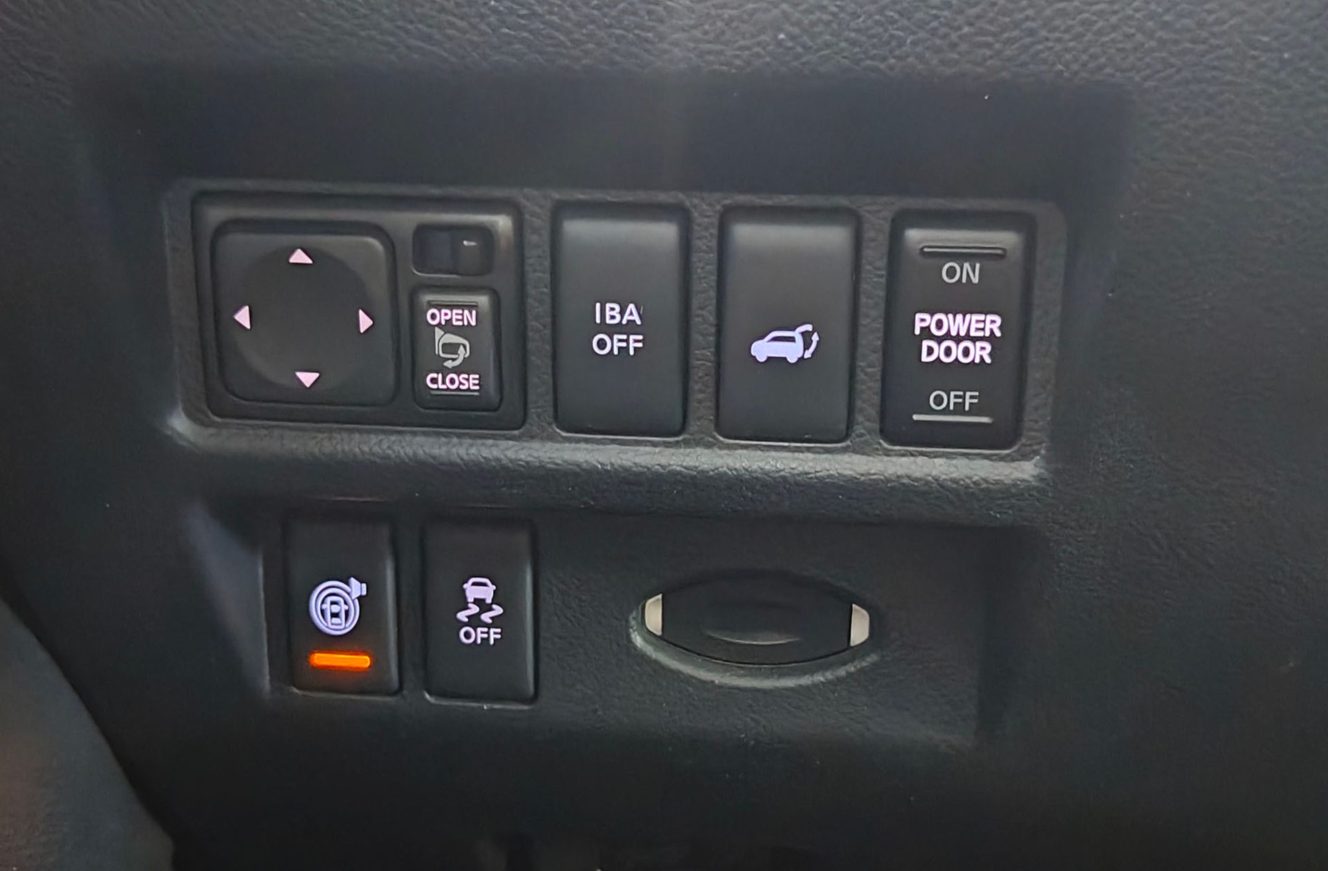 Infiniti QX70 3.0 D V6 S Design AWD - foto 12
