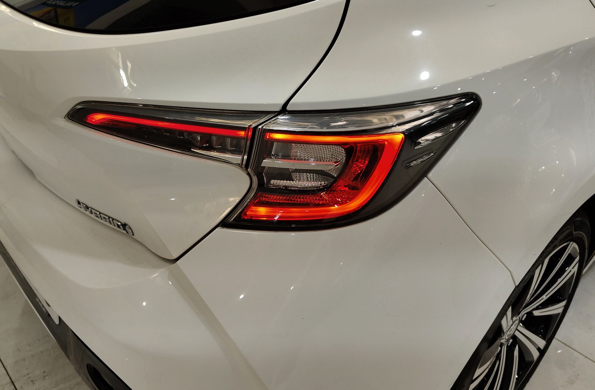 Toyota Corolla 2.0 180H Style E-CVT - foto 14