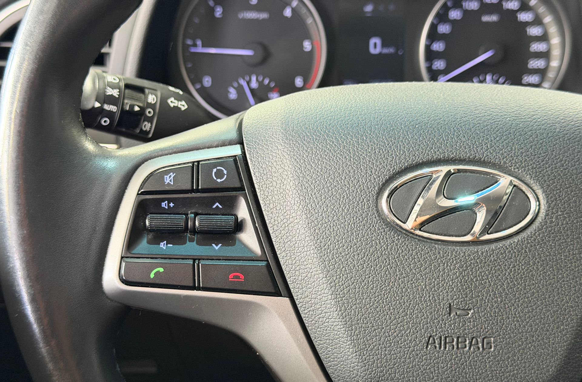 Hyundai Elantra 1.6 CRDi Tecno - foto 25