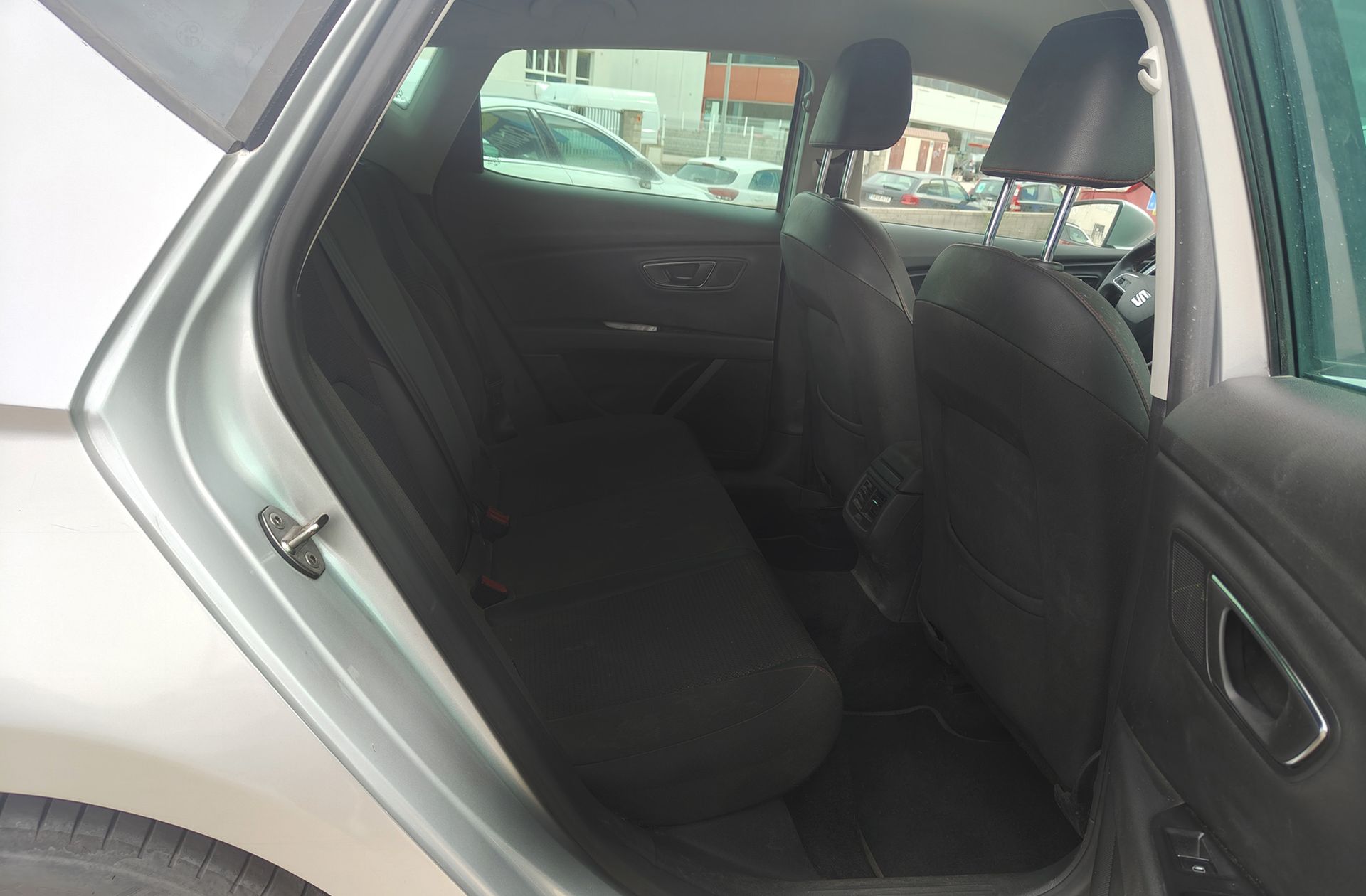 SEAT León 2.0 TDI FR - foto 17