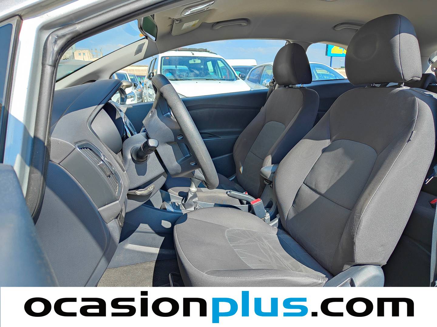 Foto asientos delanteros KIA Rio KIA Rio 1.2 CVVT Concept (84 CV)
