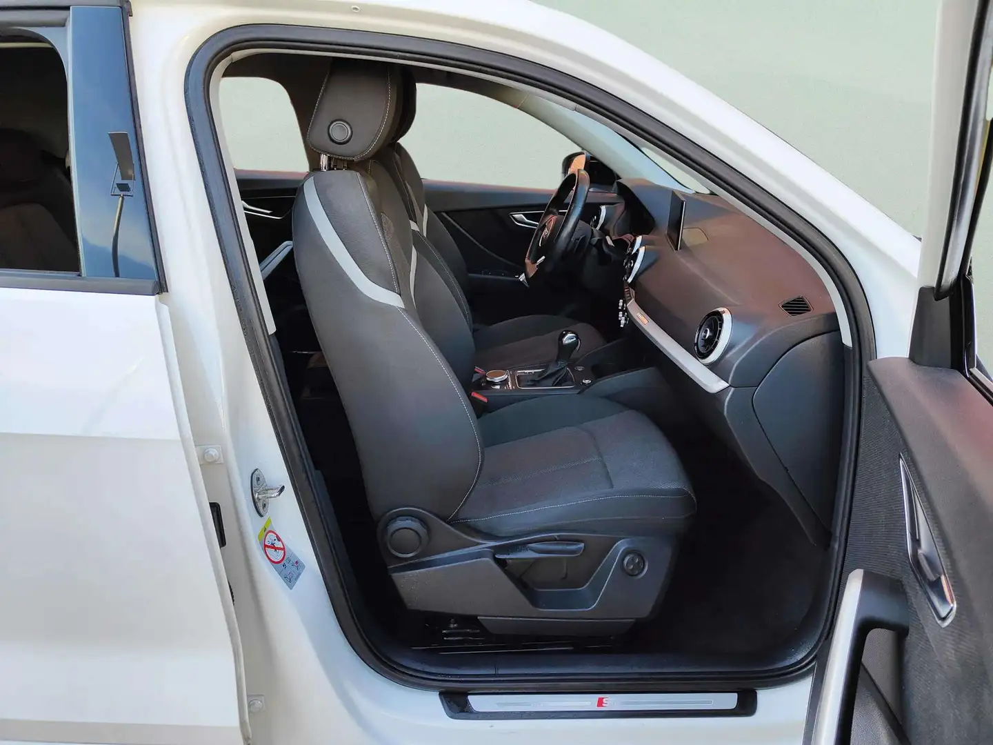 Foto Audi Q2 Audi Q2 Black line 35 TFSI (150 CV) S tronic Pack S-Line