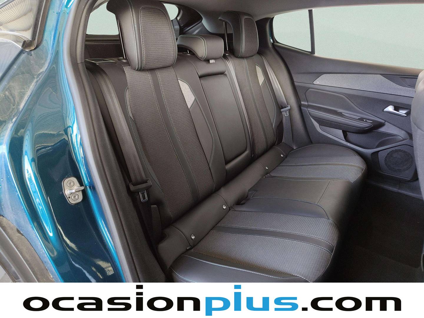Peugeot 408 Peugeot 408 Allure Hybrid eDCS6 (136 CV) híbrido