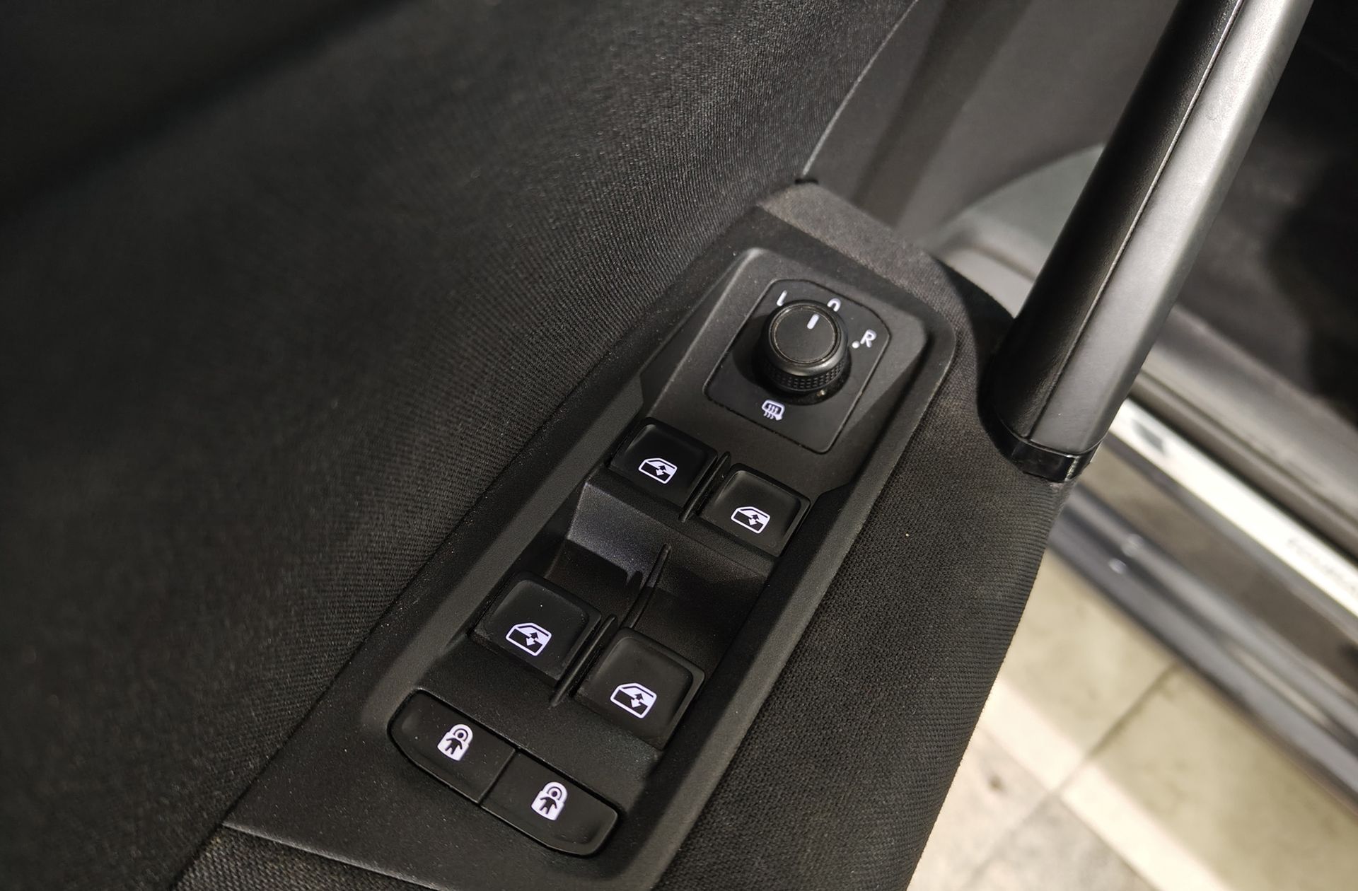Volkswagen Touran 1.2 TSI Edition BMT 7 plazas - foto 31