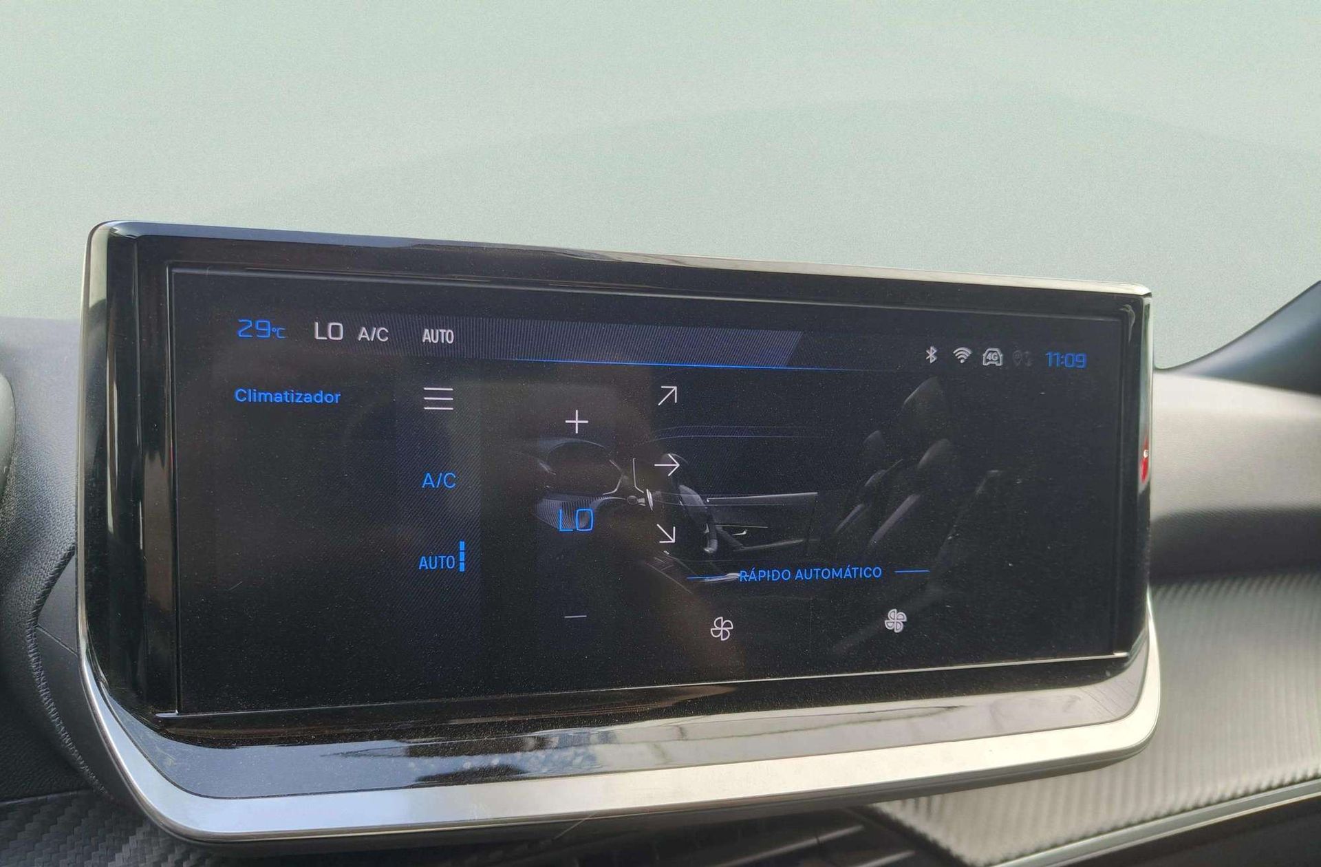 Peugeot 2008 Allure Hybrid eDCS6 - foto 34