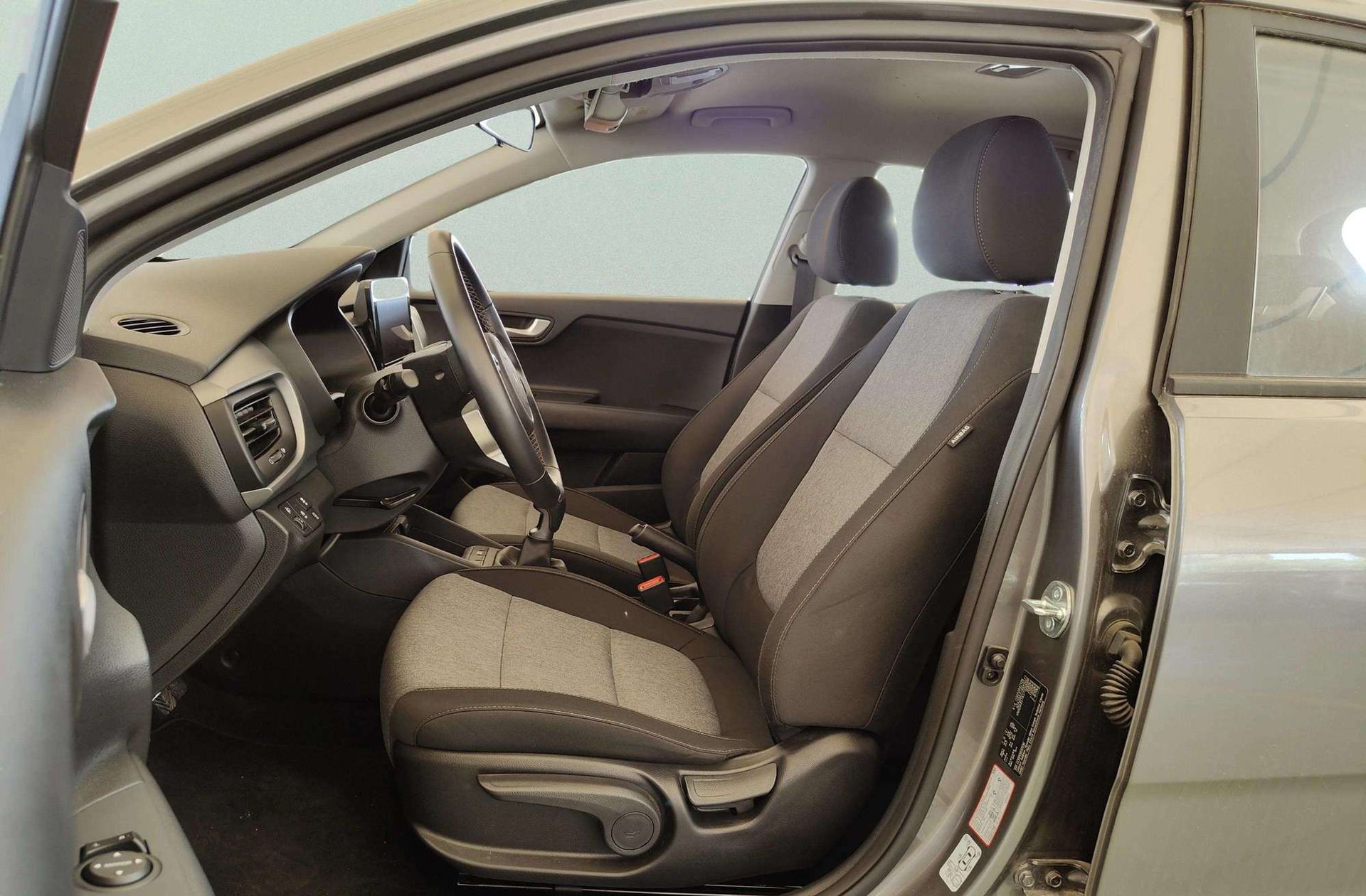 Kia Stonic 1.0 T-GDi MHEV Concept - foto 11