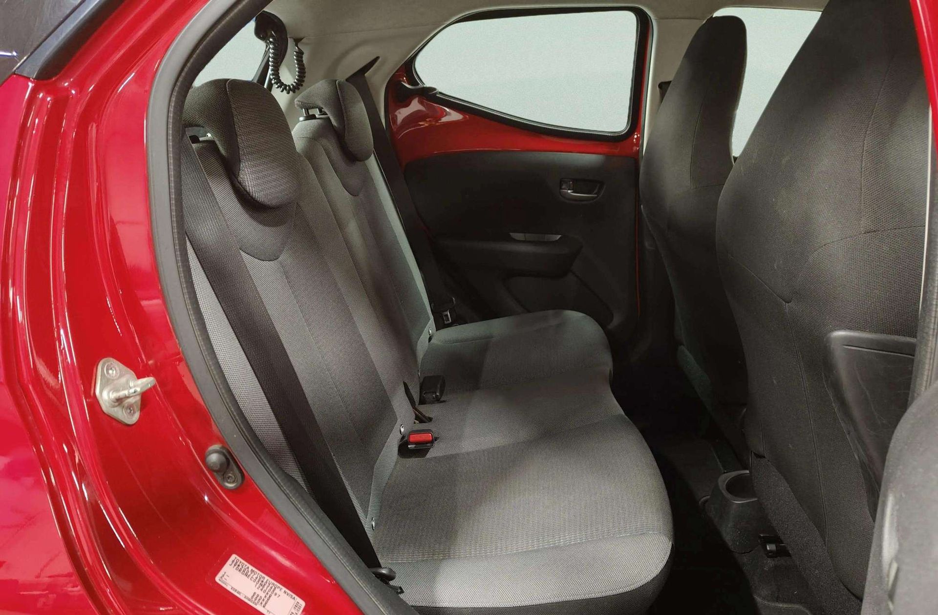 Toyota Aygo 1.0 70 x-play - foto 15
