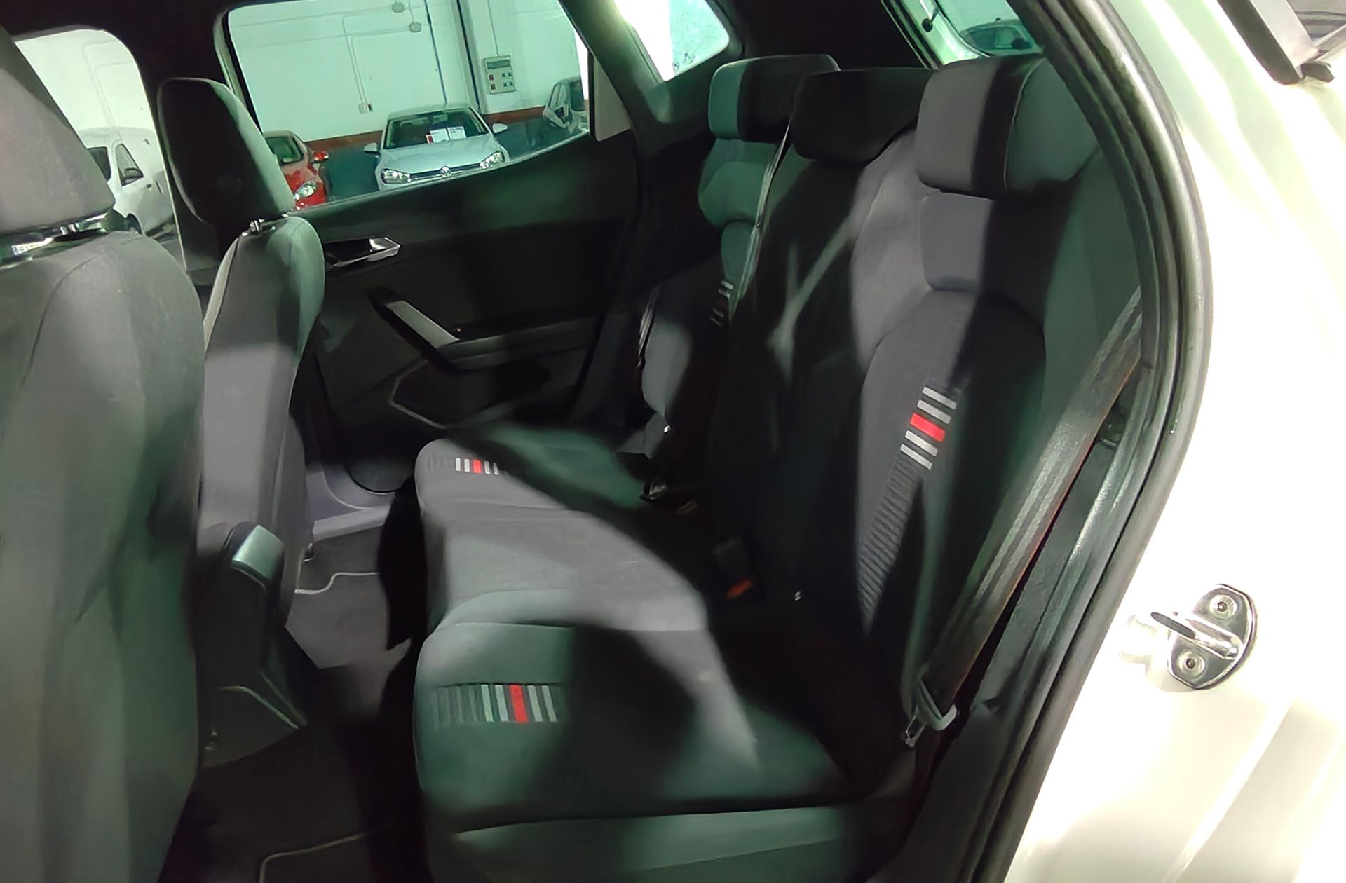 SEAT Arona 1.0 TSI Ecomotive FR Edition - foto 12
