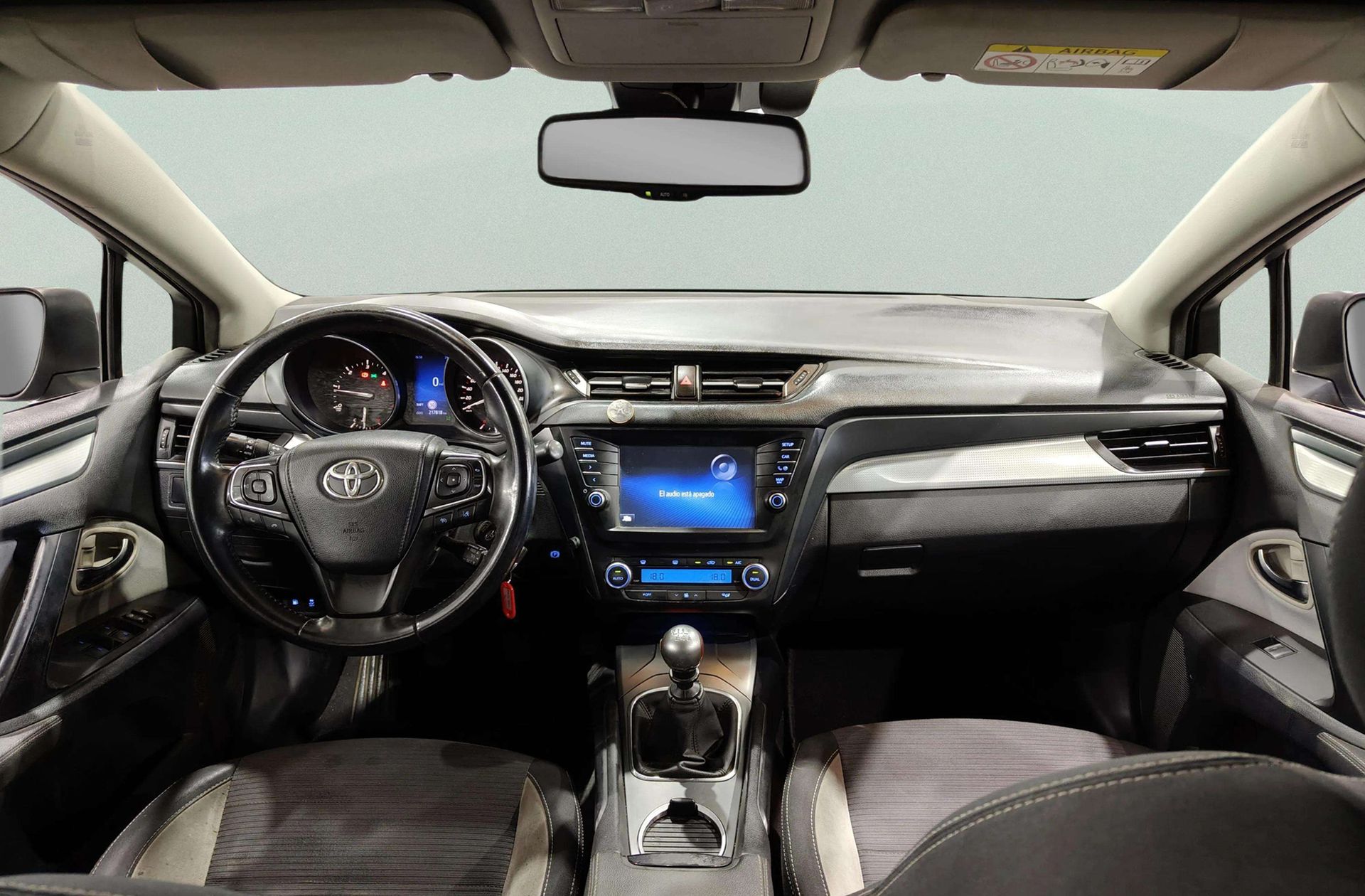 Toyota Avensis 150D Advance - foto 6