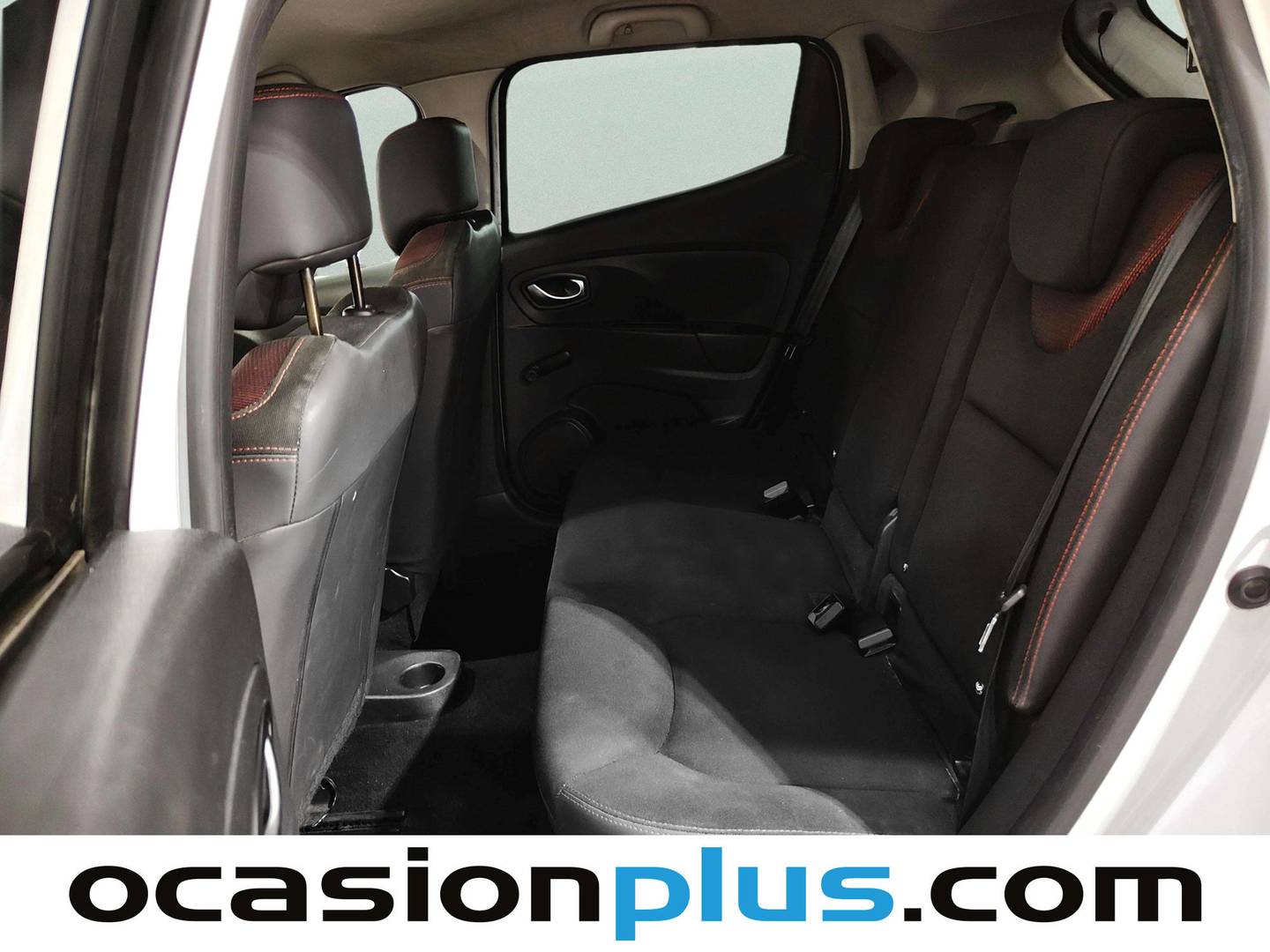 Foto asientos traseros Renault Clio Renault Clio 1.2 16v Authentique (75 CV)