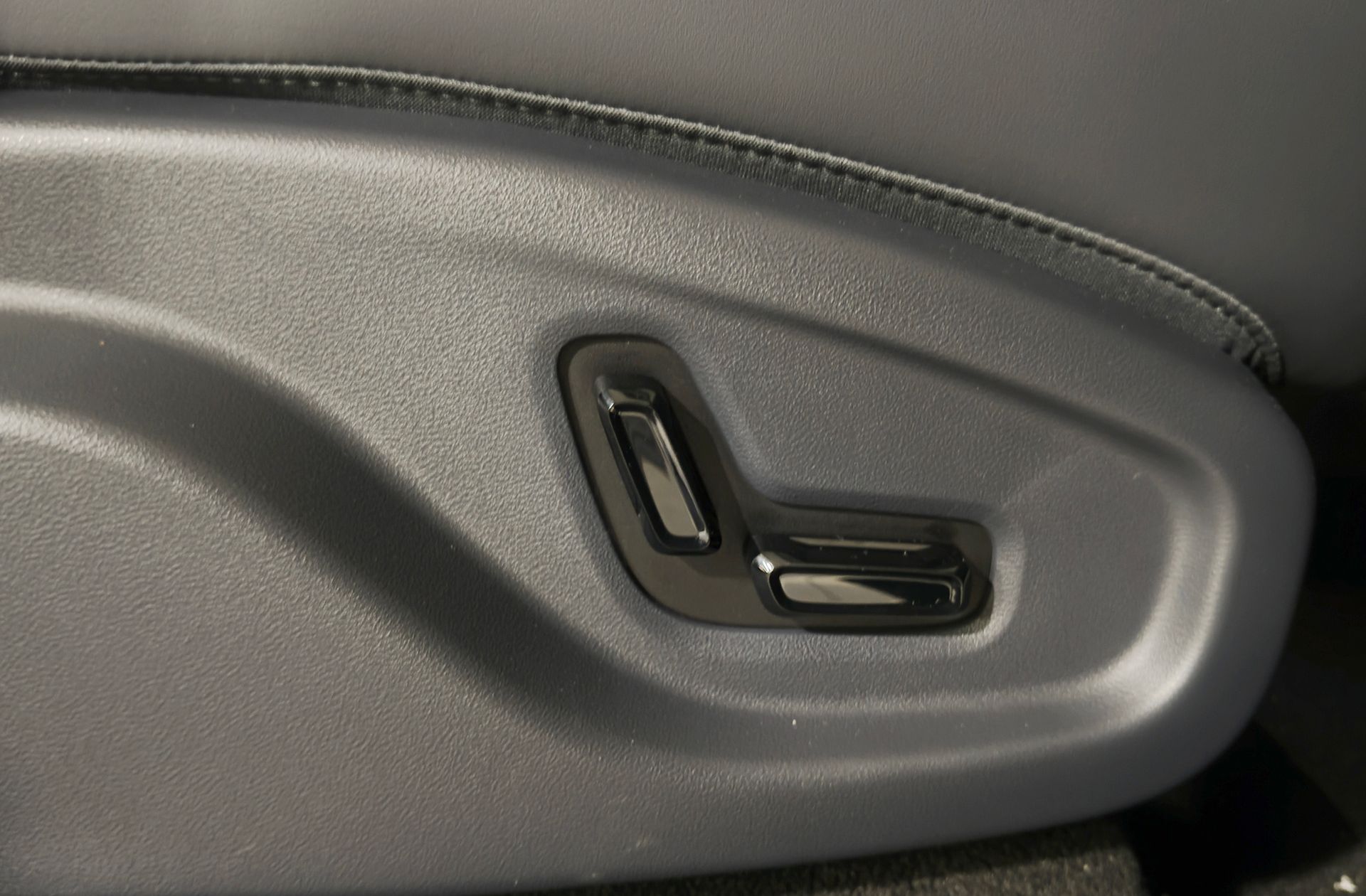 Geely Starray EM-i 1.5 PHEV Pro - foto 14