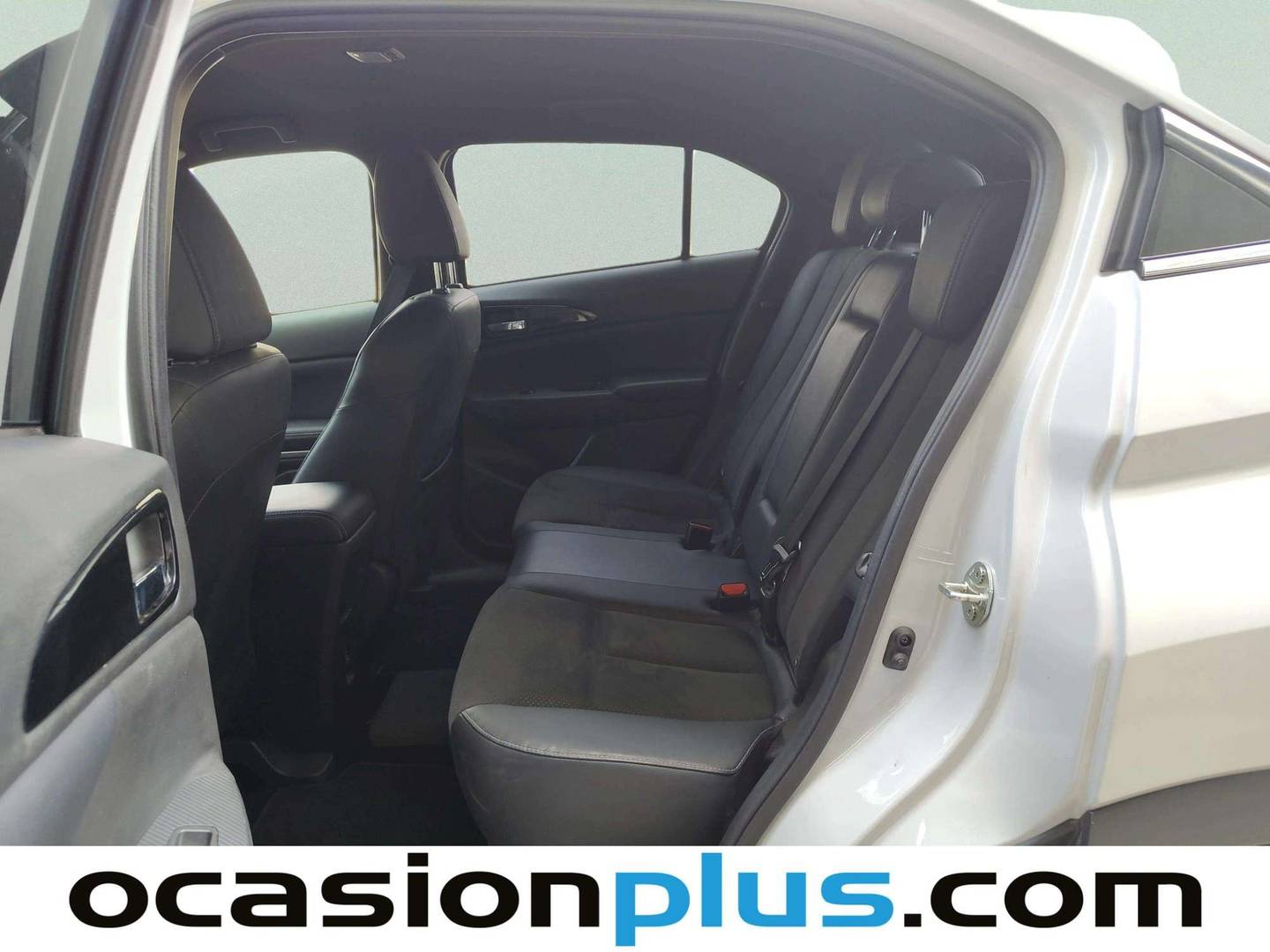 Foto asientos traseros Mitsubishi Eclipse Cross Mitsubishi Eclipse Cross 2.4 PHEV Kaiteki 4WD Auto (188 CV)