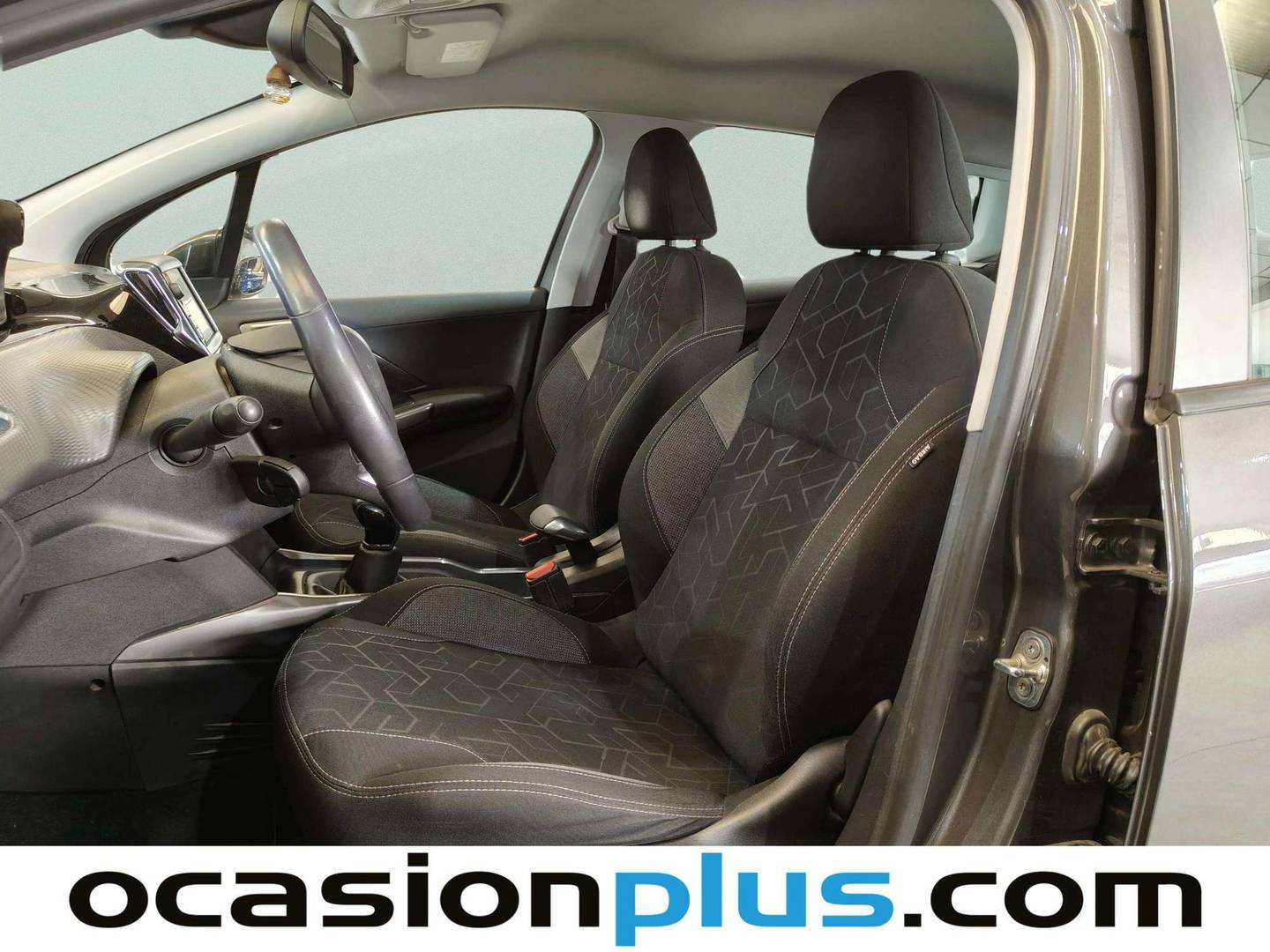Foto asientos delanteros Peugeot 2008 Peugeot 2008 PureTech 110 S&S Active (110 CV)