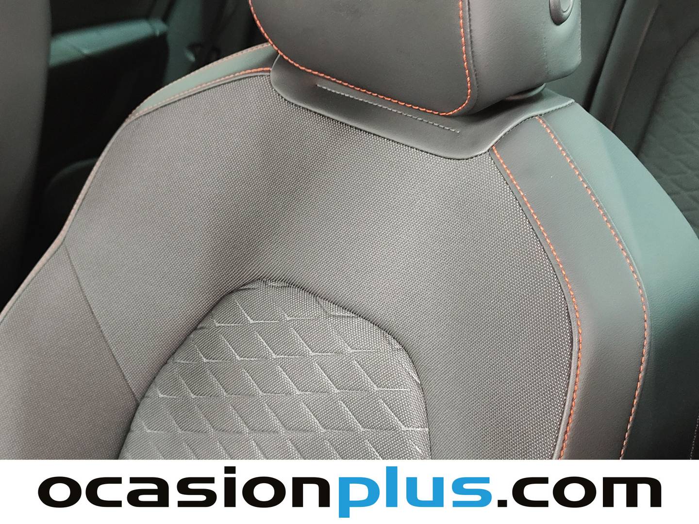 Extras y acabados del Seat León Seat León 2.0 TDI S&S FR XS DSG (150 CV)
