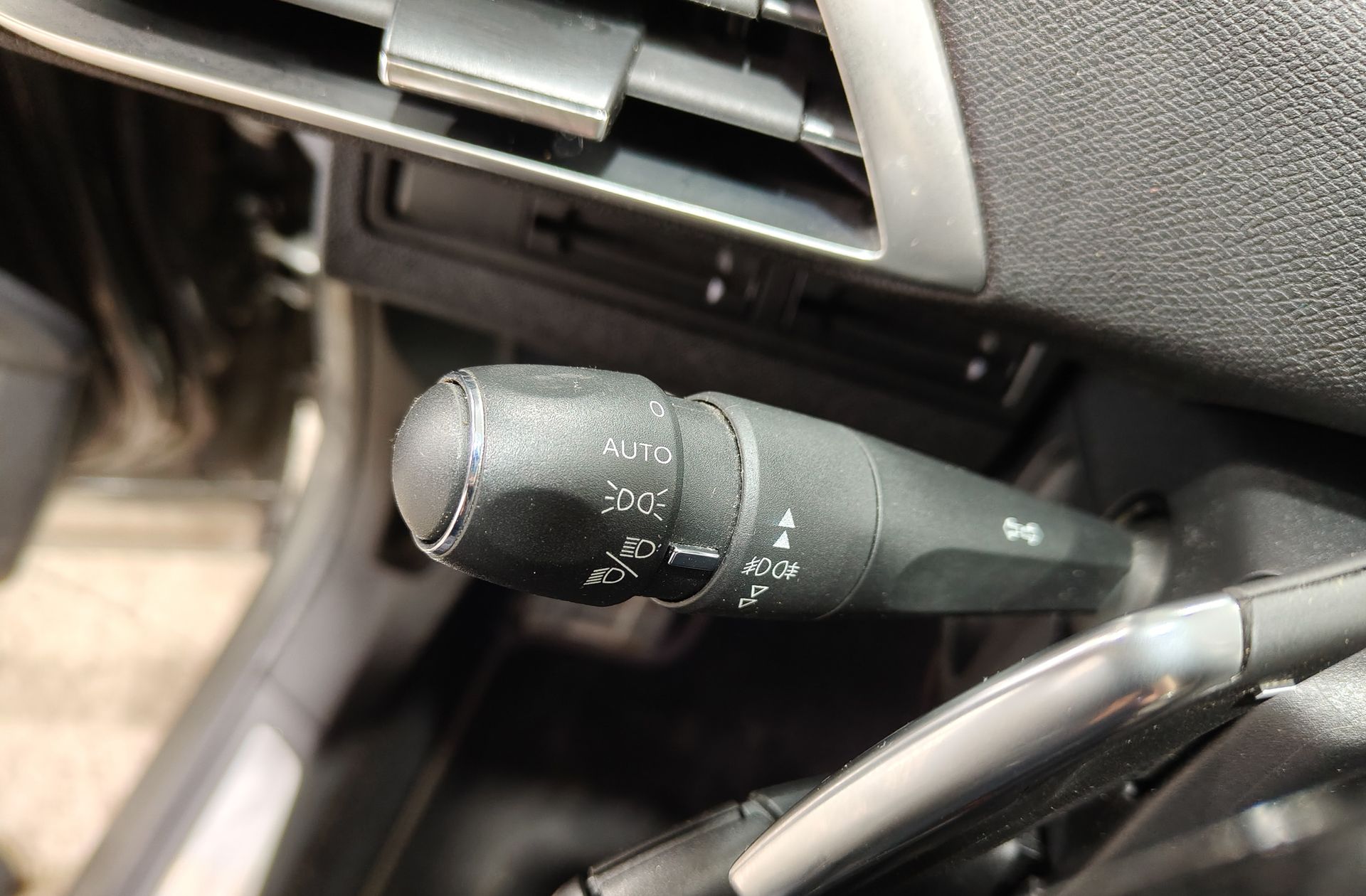 Peugeot 3008 THP 165 GT Line - foto 25