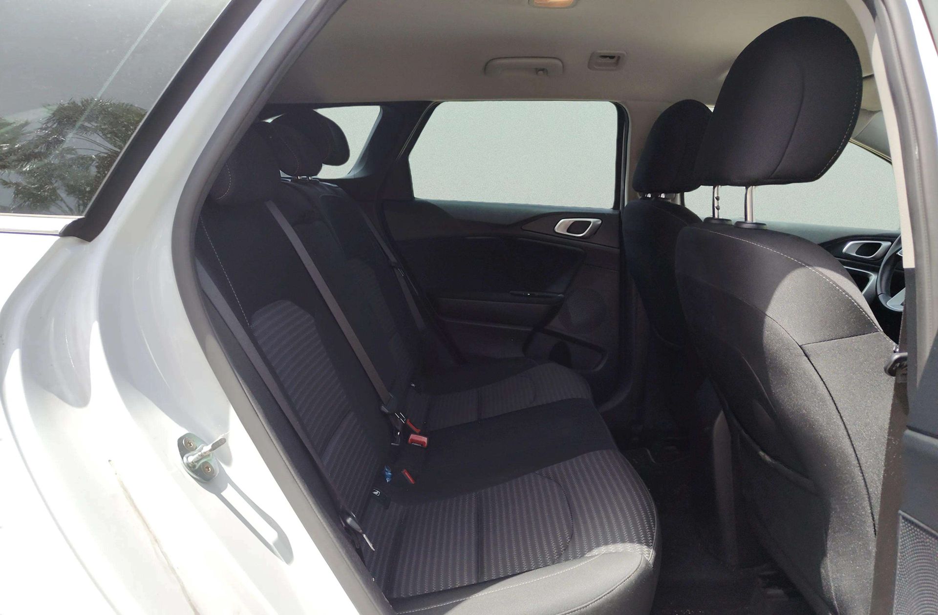 Kia Ceed 1.6 MHEV iMT Drive - foto 17
