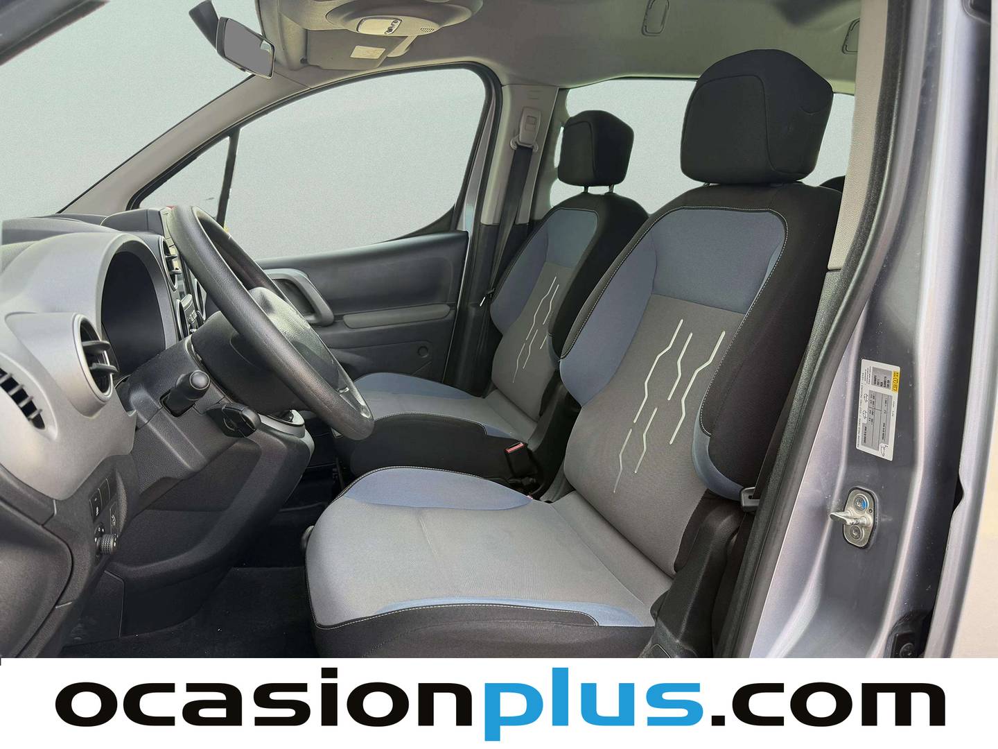 Foto asientos delanteros Peugeot Partner Peugeot Partner Tepee BlueHDi 100 Active (100 CV)