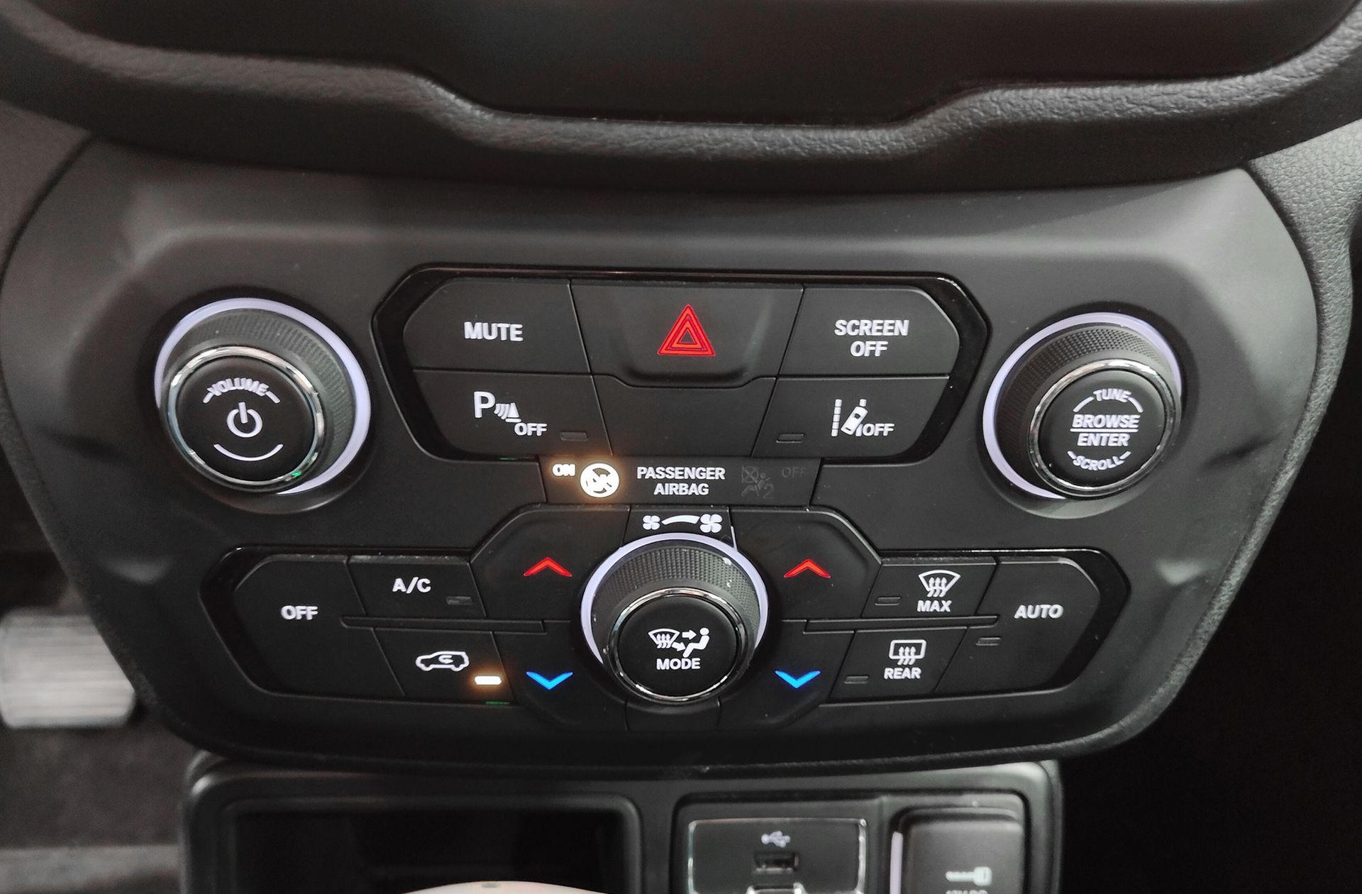 Jeep Renegade eHybrid 1.5 Limited ATX - foto 27