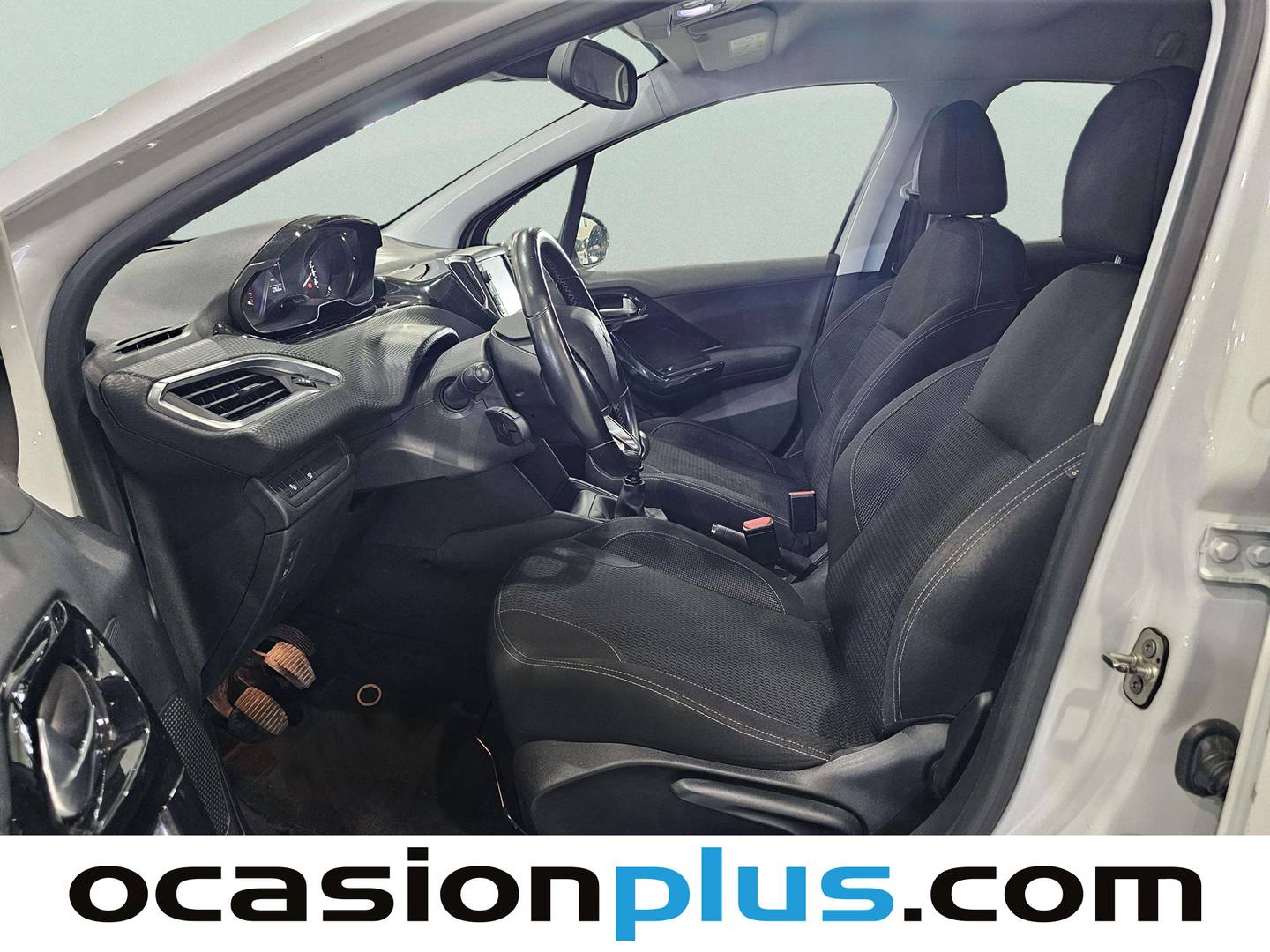 Foto asientos delanteros Peugeot 208 Peugeot 208 BlueHDi 100 Tech Edition (99 CV)