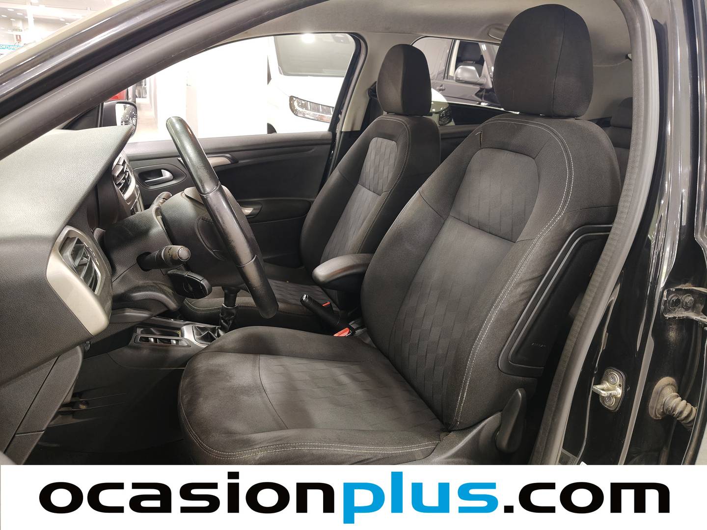 Foto asientos delanteros Citroën C-Elysée Citroën C-Elysee BlueHDi 100 Shine (100 CV)
