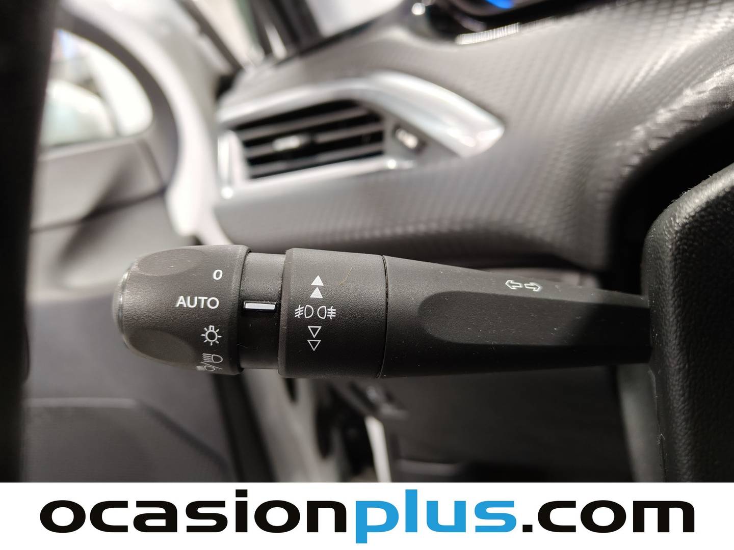 Foto Peugeot 2008 Peugeot 2008 BlueHDi 120 S&S Allure (120 CV)