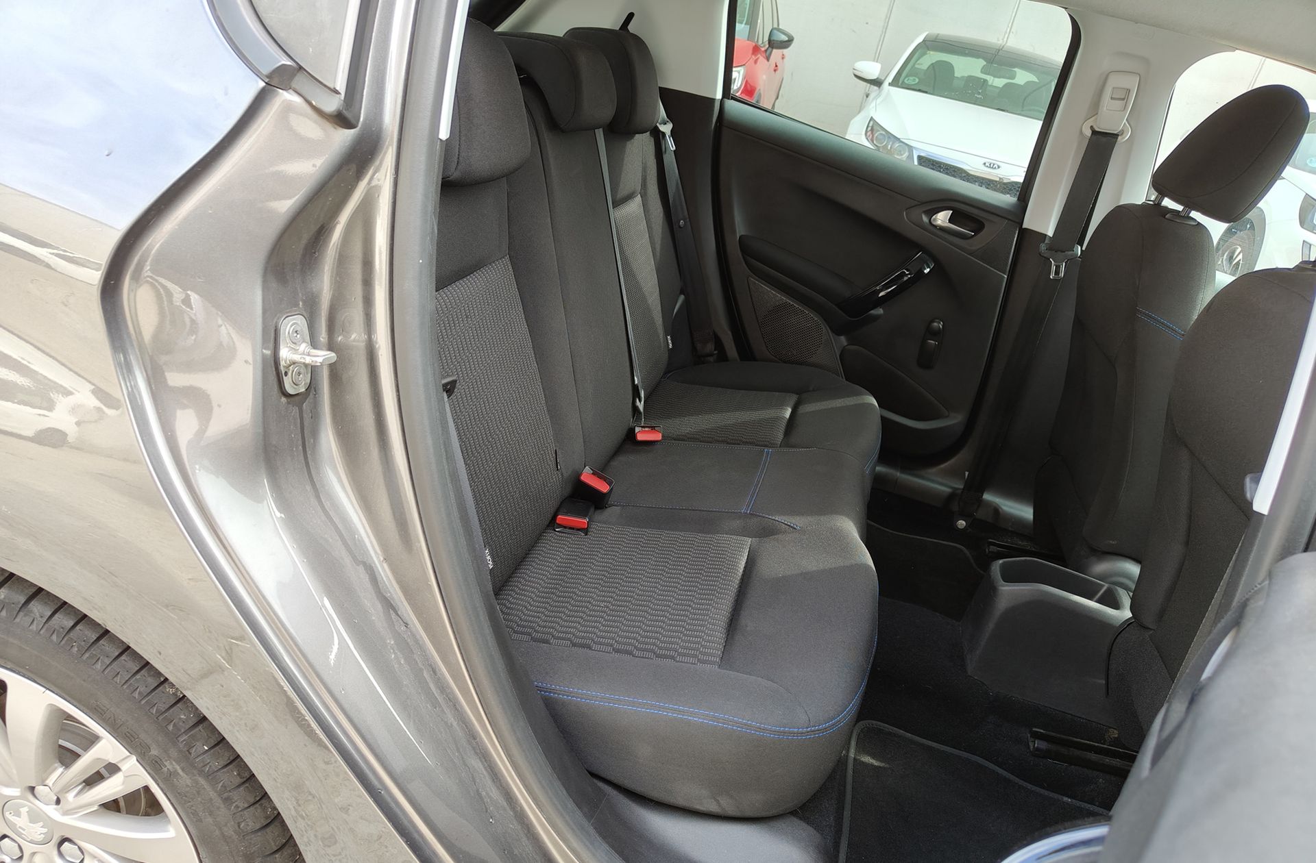 Peugeot 208 PureTech Signature - foto 14